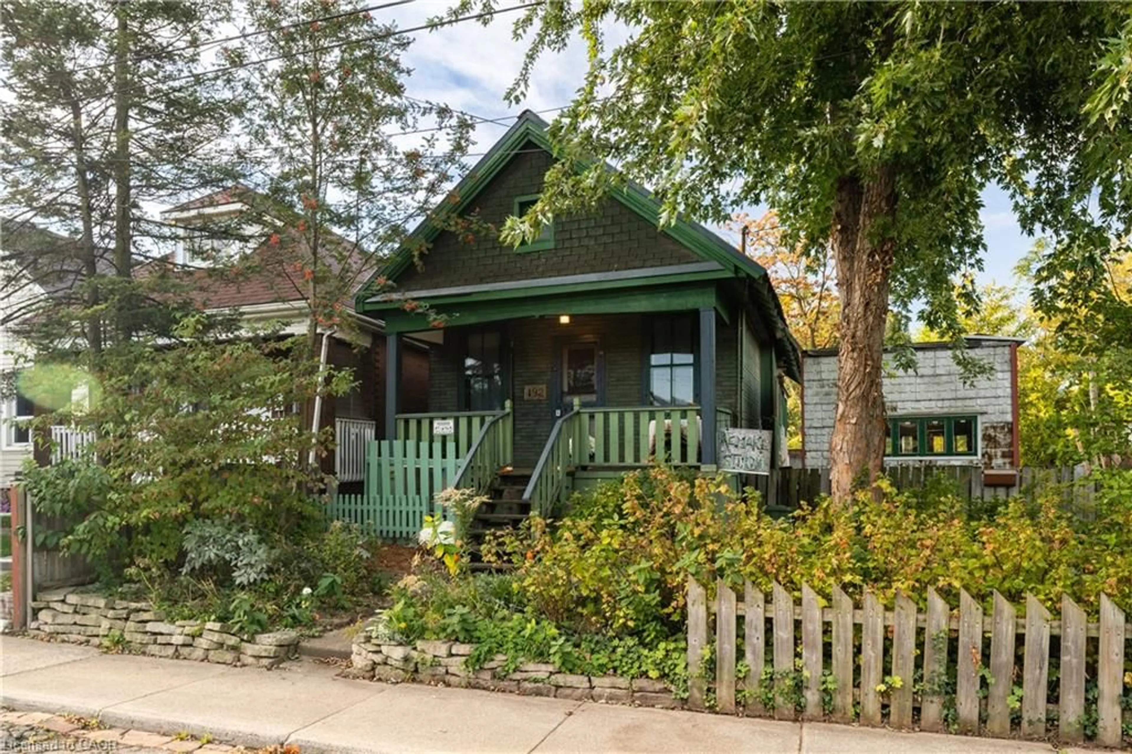 Unknown for 192 Grenfell St, Hamilton Ontario L8H 3J4