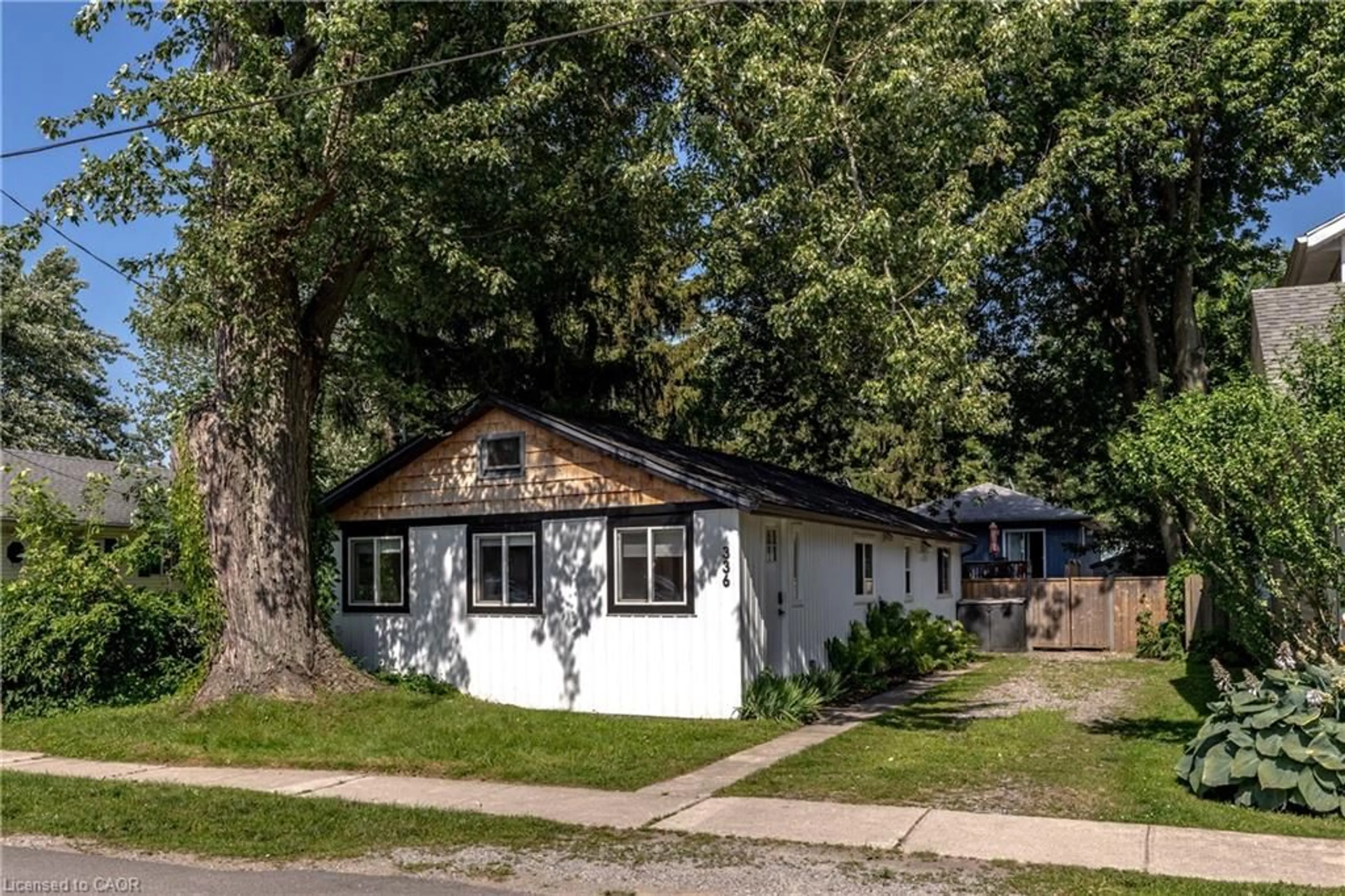Home with vinyl exterior material, street for 336 Eastwood Ave, Crystal Beach Ontario L0S 1B0