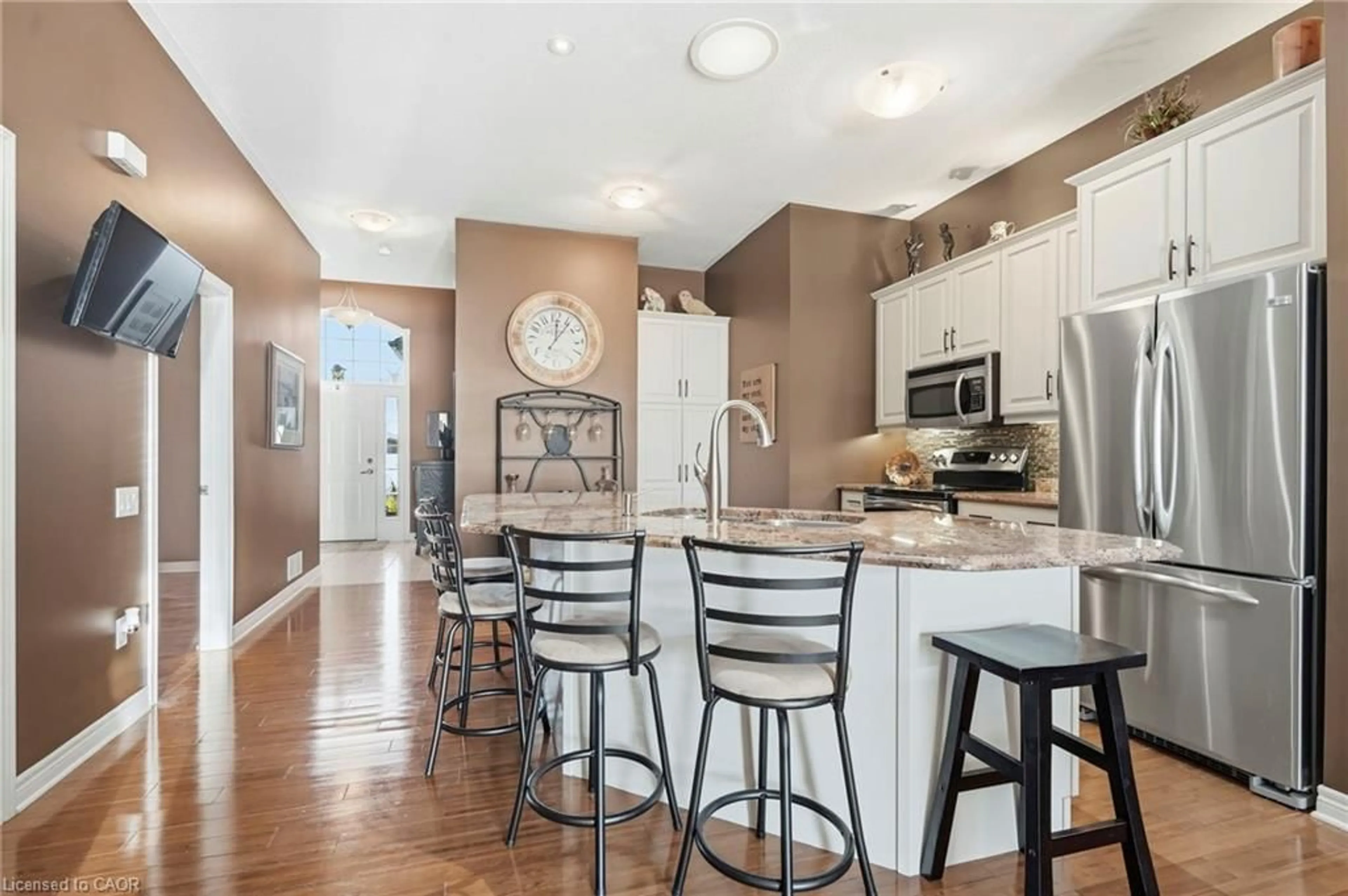 Open concept kitchen, ceramic/tile floor for 29 Morris Trail, Welland Ontario L3B 6G6