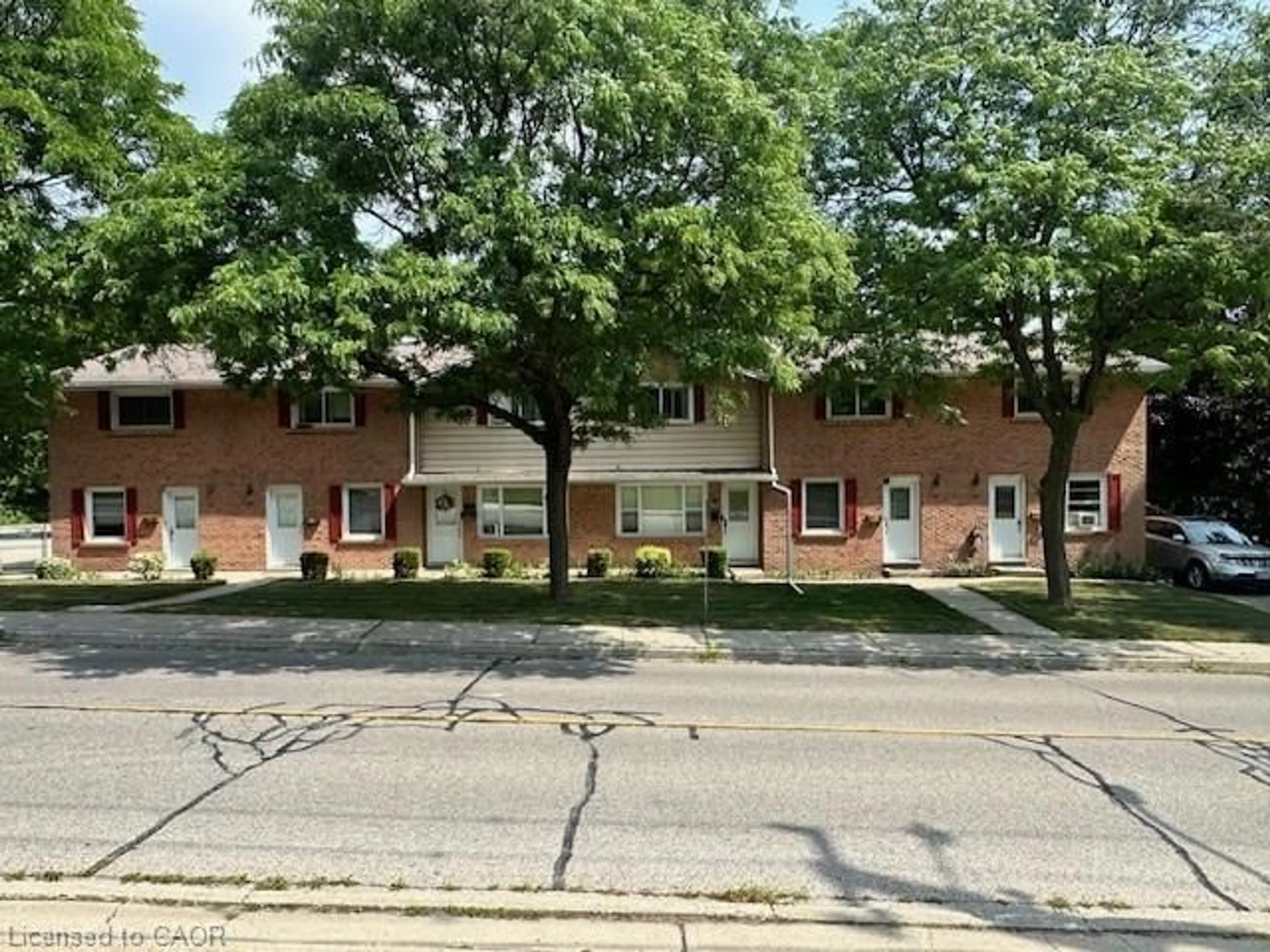 A pic from outside/outdoor area/front of a property/back of a property/a pic from drone, street for 80-90 Stanley St, Cambridge Ontario N1S 2A6