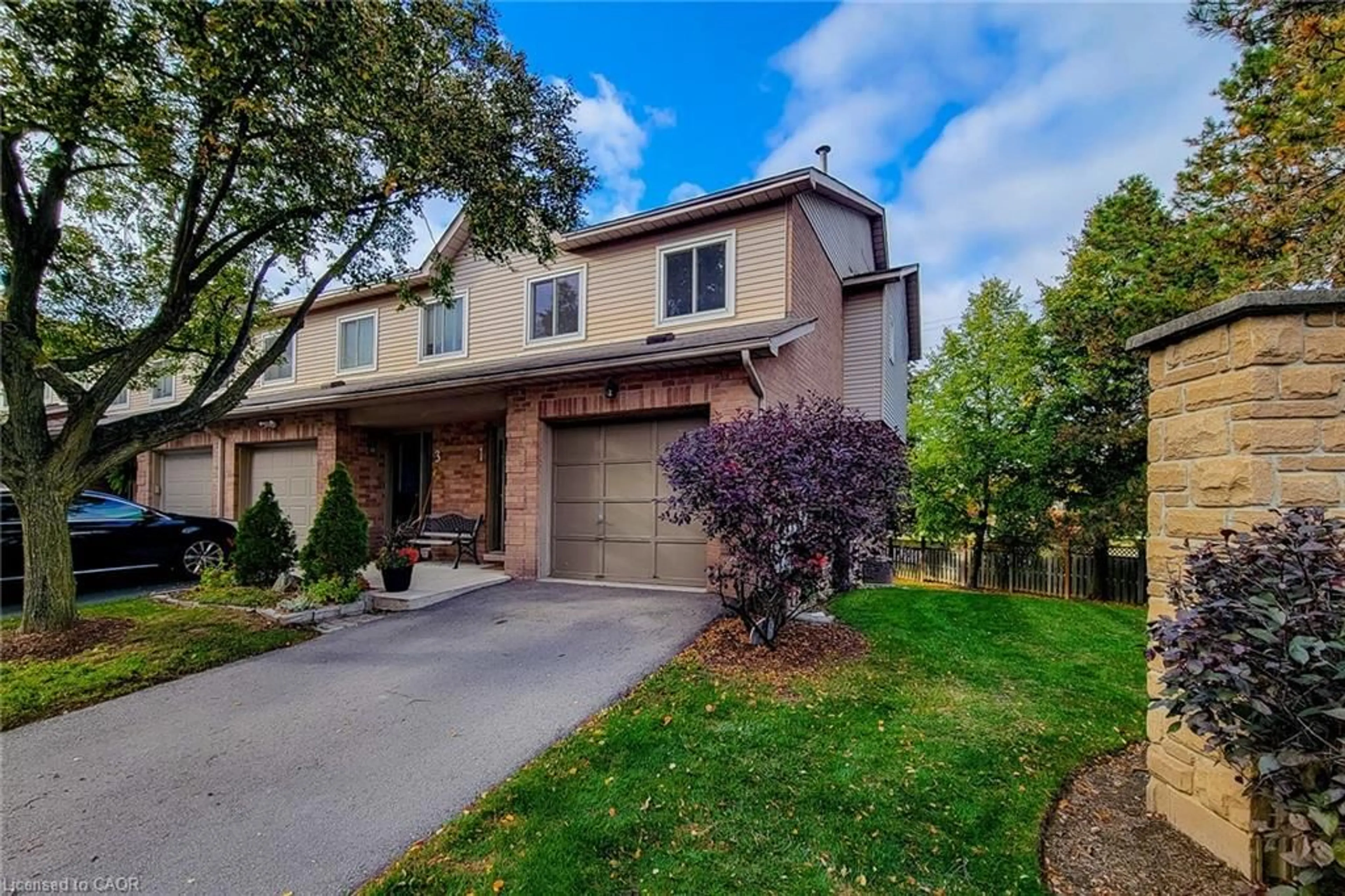 Home with brick exterior material, street for 26 Moss Blvd #1, Dundas Ontario L9H 6W7