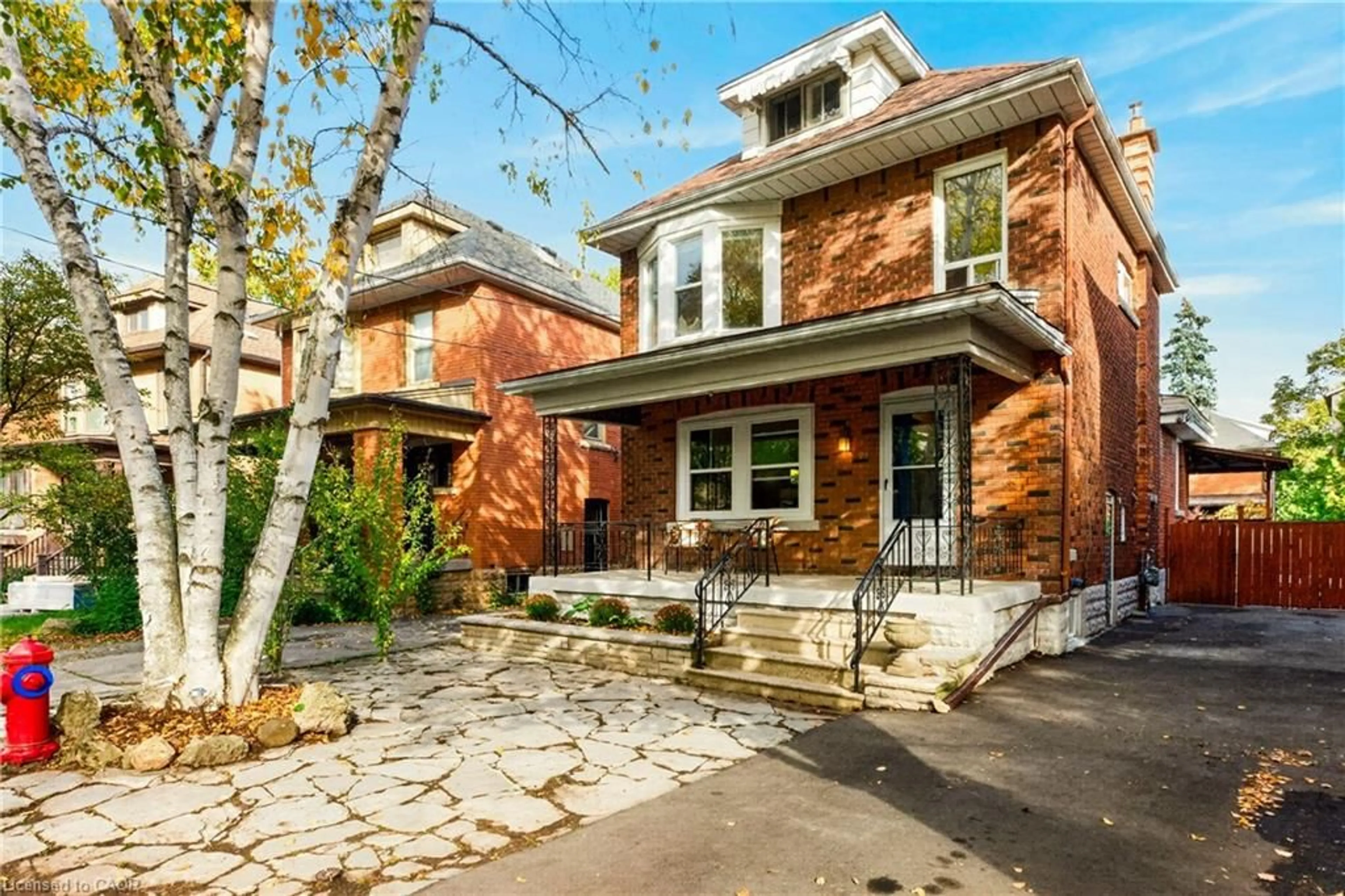 Home with brick exterior material, street for 28 North Oval, Hamilton Ontario L8S 3Y6