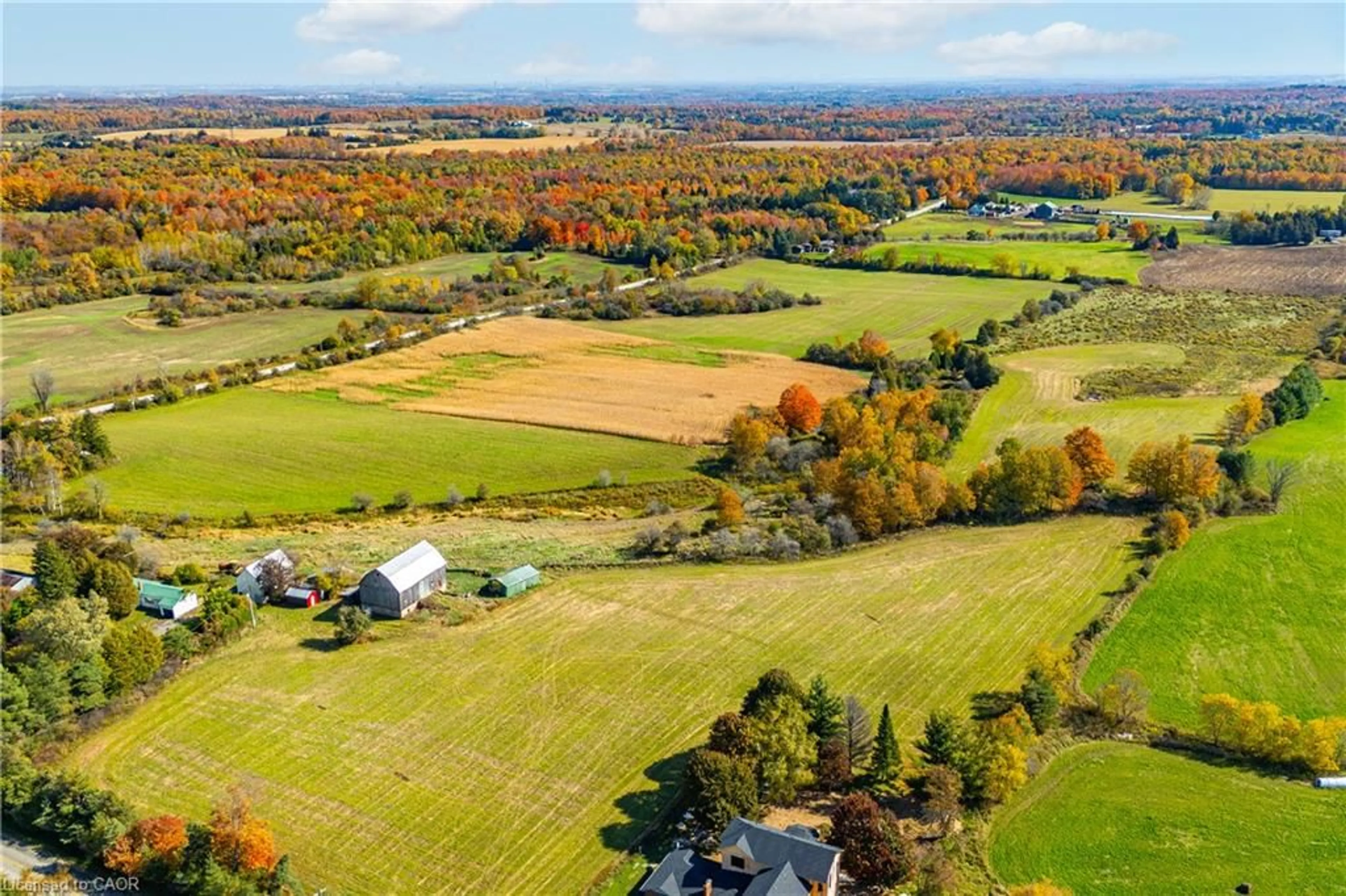 A pic from outside/outdoor area/front of a property/back of a property/a pic from drone, unknown for 11858 32nd Side Road, Halton Hills Ontario L7J 2L7