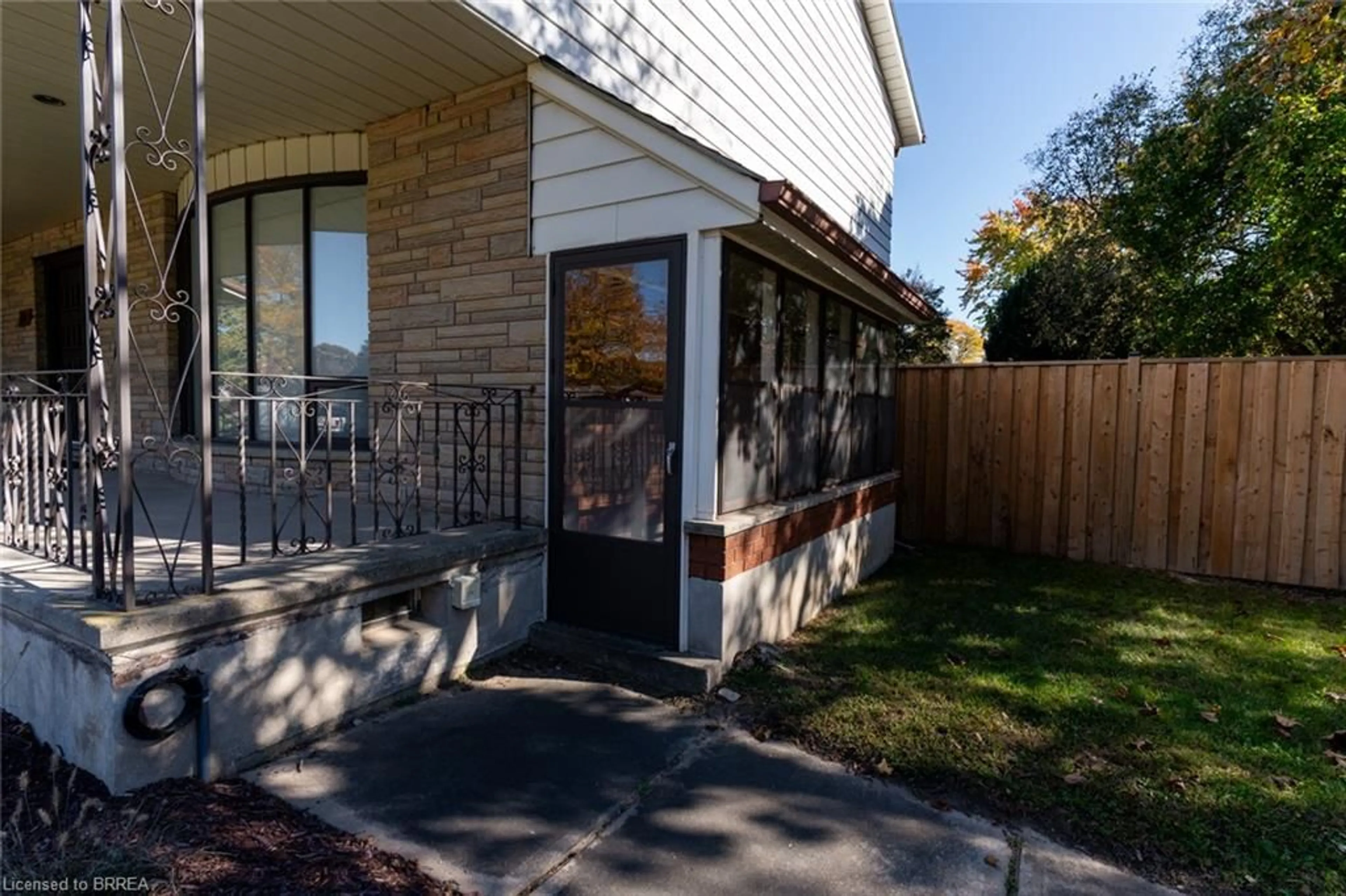 Unknown for 30 Woodway Trail, Brantford Ontario N3R 6G7