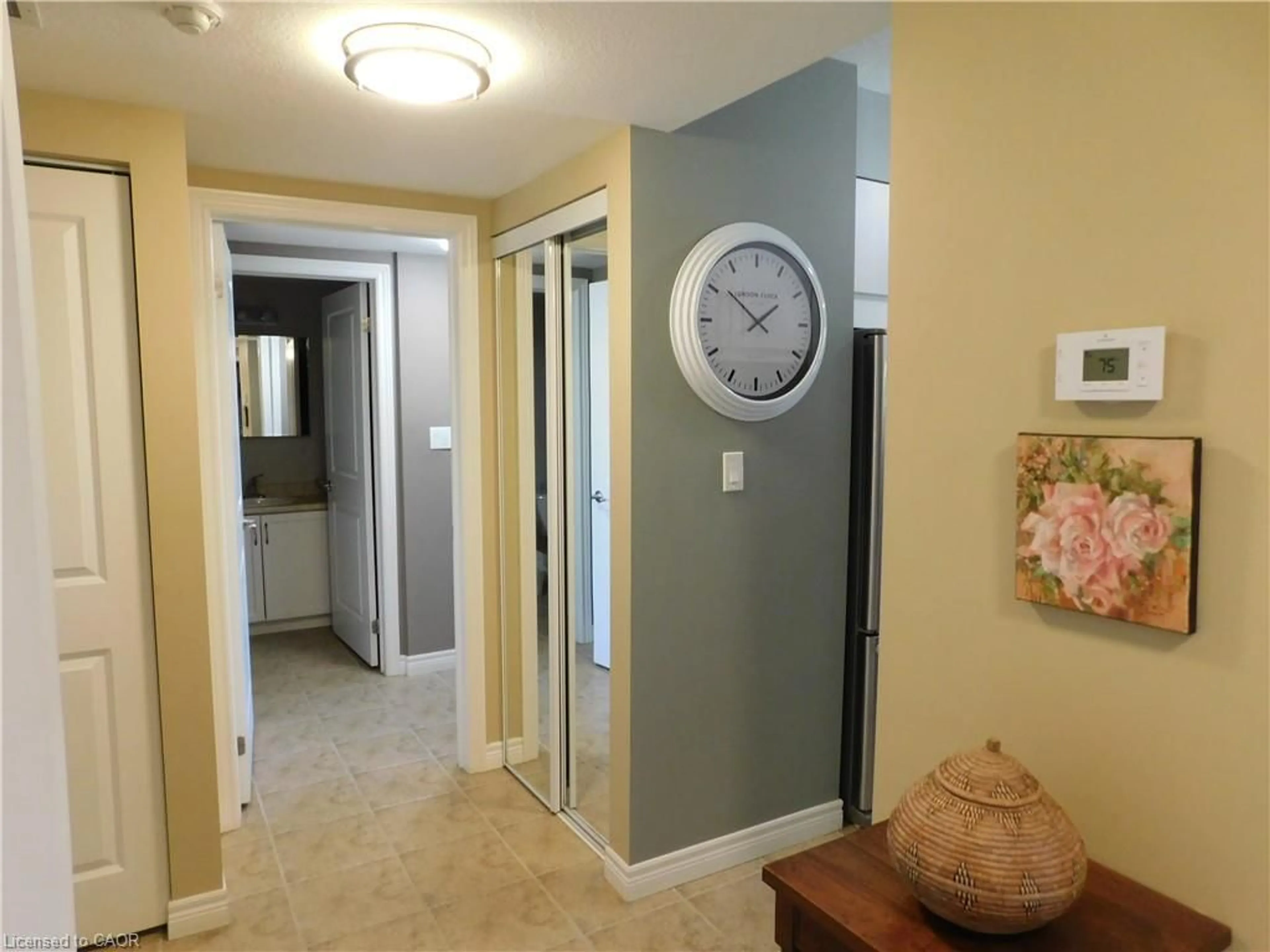 Indoor entryway for 56 Kerman Ave #311, Grimsby Ontario L3M 0A1