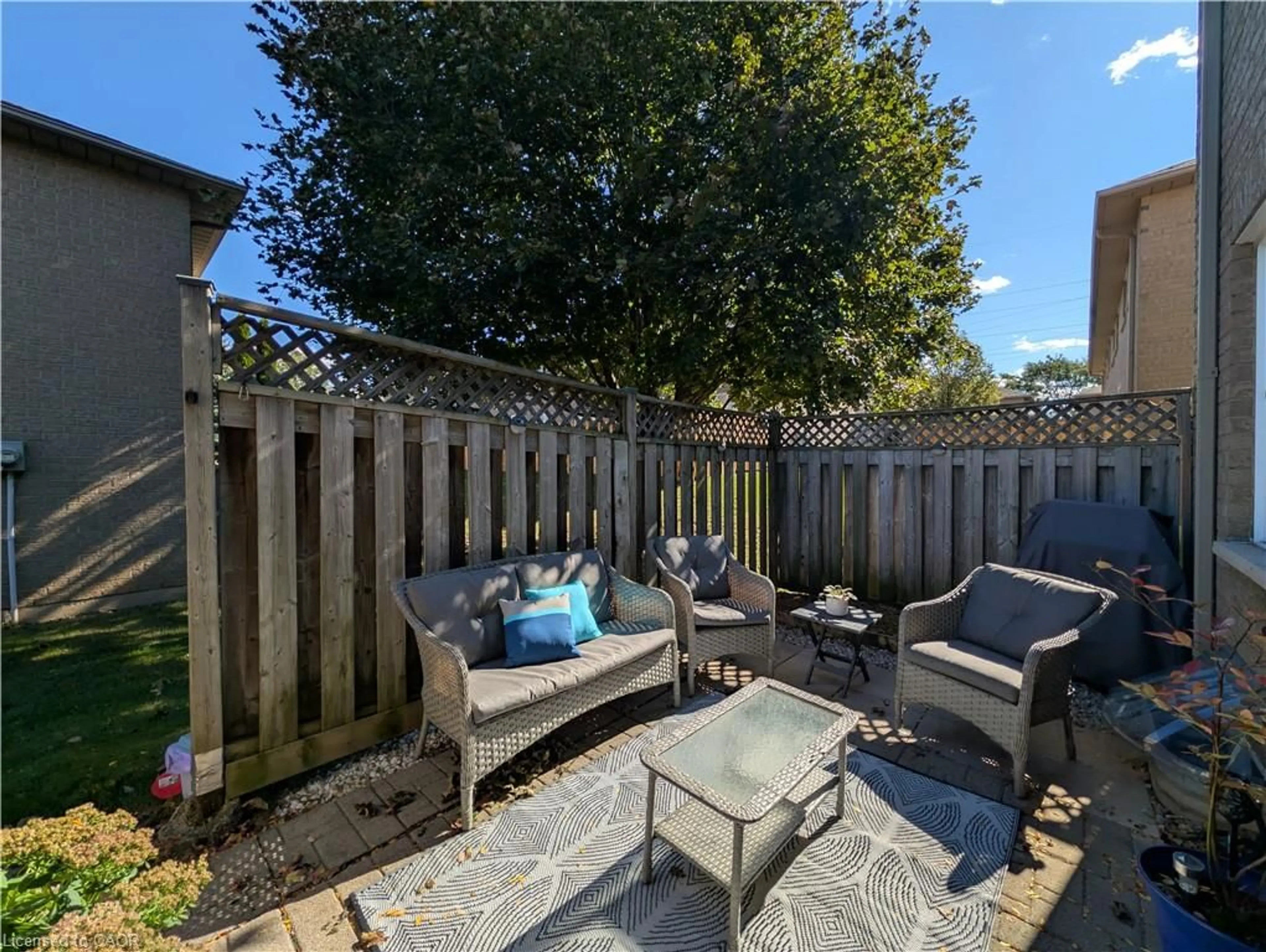 Patio, street for 100 Vineberg Dr #28, Hamilton Ontario L8W 3X4