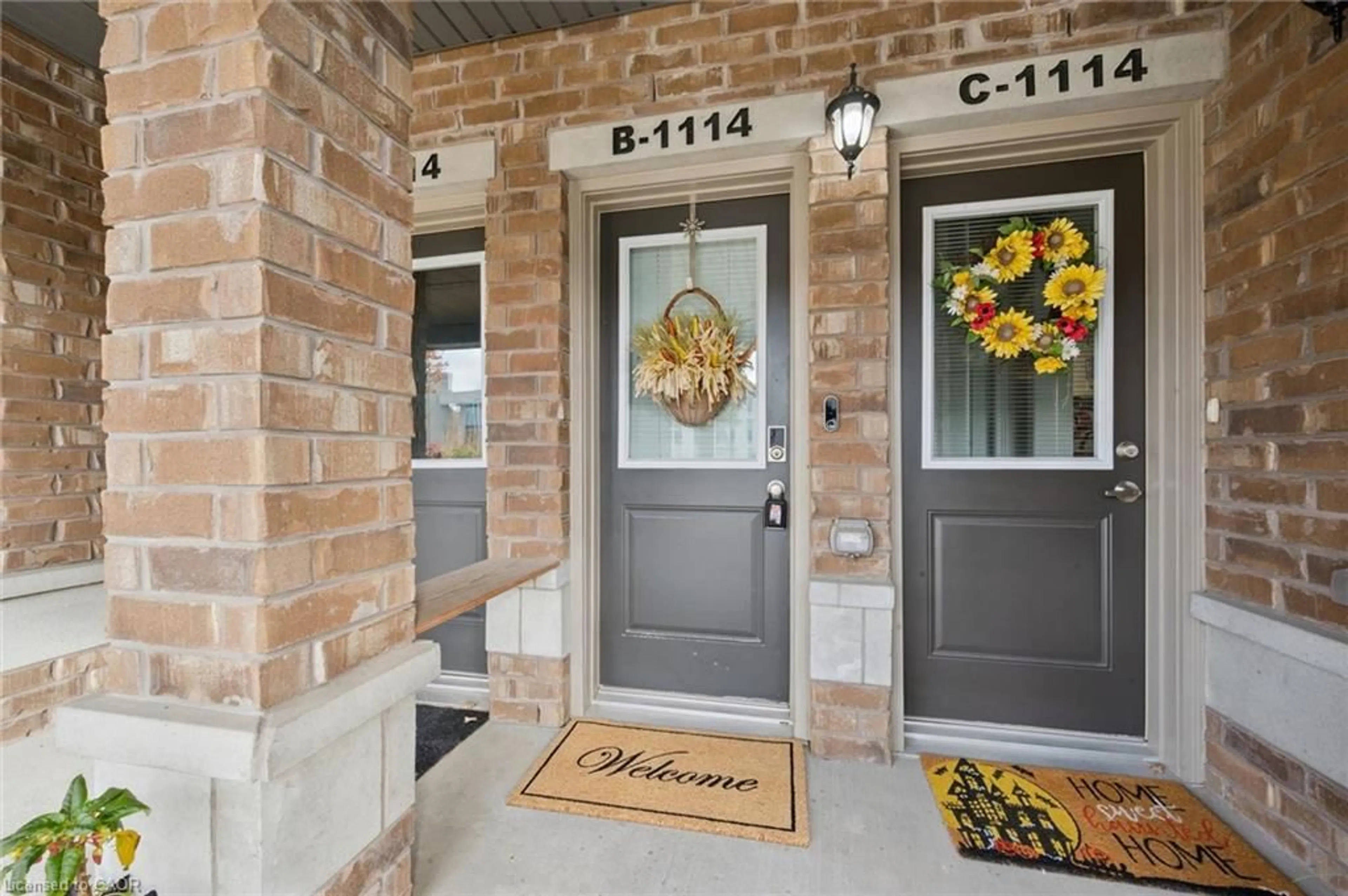 Indoor entryway for 1114 Fairway Rd #B, Kitchener Ontario N2A 0H6