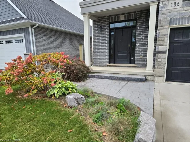 132 Lametti Dr, Fonthill 3