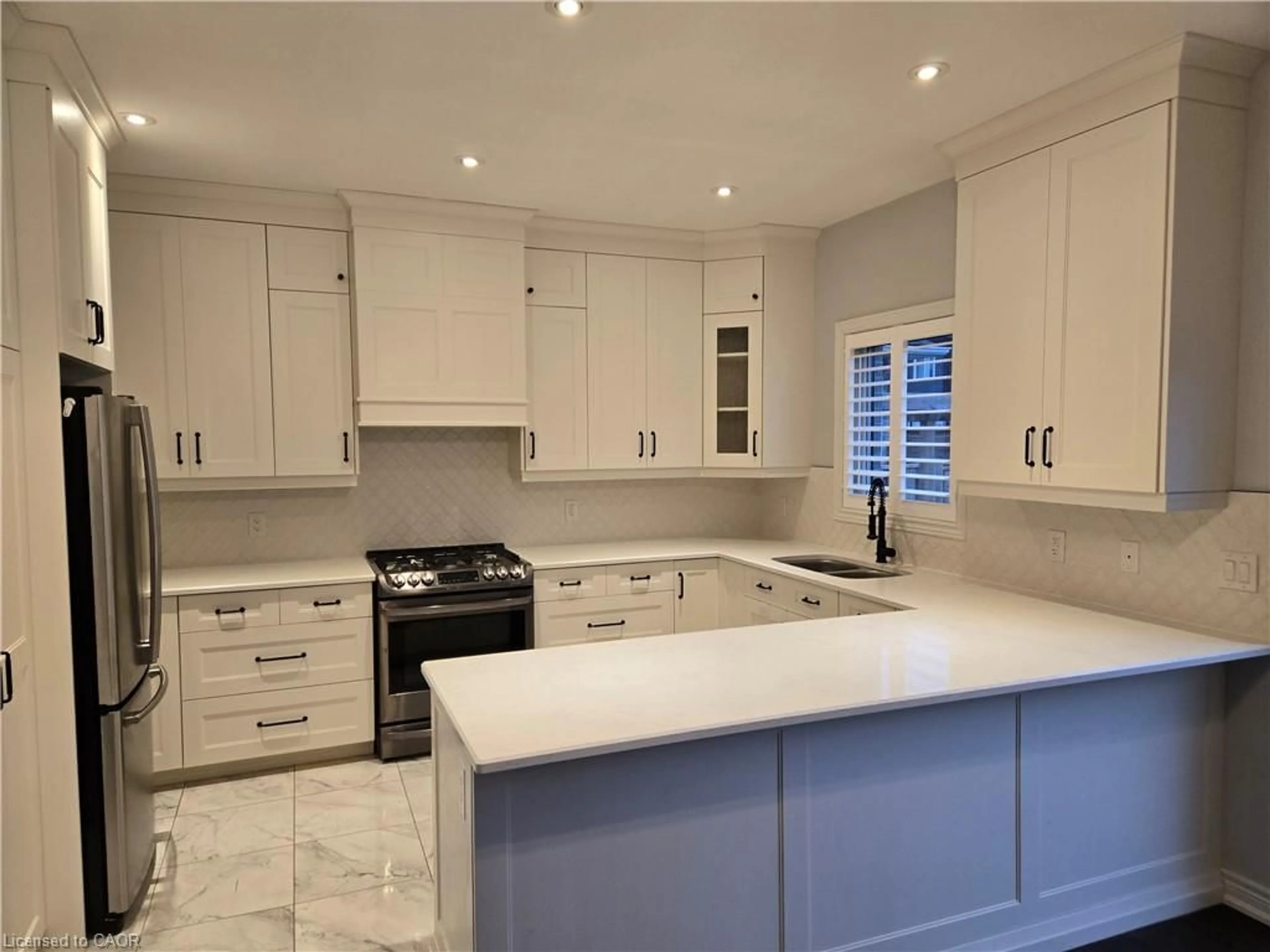 Contemporary kitchen, ceramic/tile floor for 132 Lametti Dr, Fonthill Ontario L0S 1E6