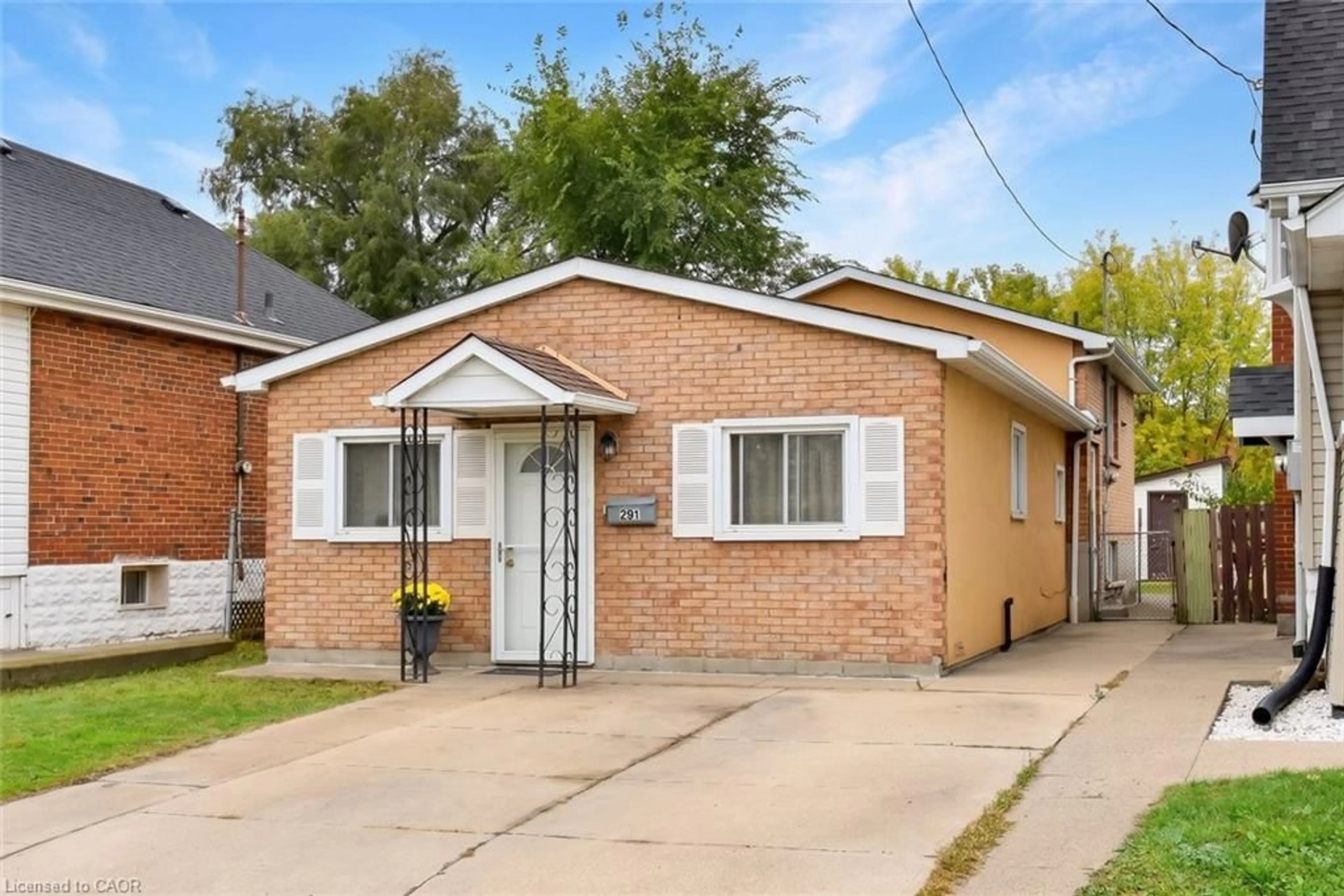 Home with brick exterior material, street for 201 Strathearne Ave, Hamilton Ontario L8H 5K7