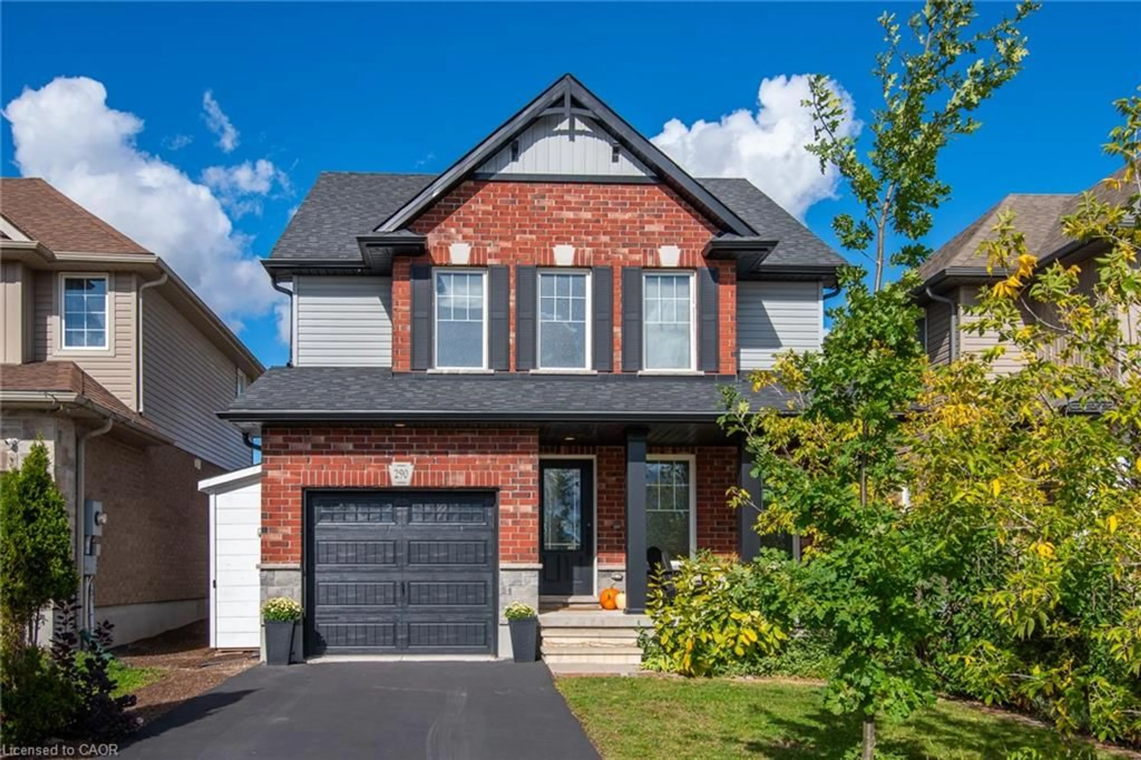 Home with brick exterior material, street for 290 William St, Elmira Ontario N3B 0B5