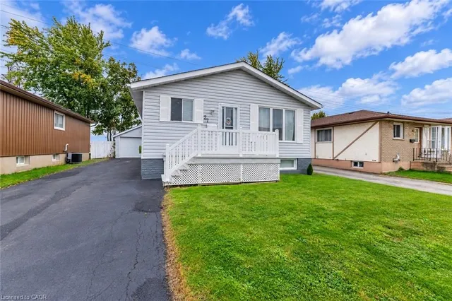 27 Chantal Crt, Welland 2