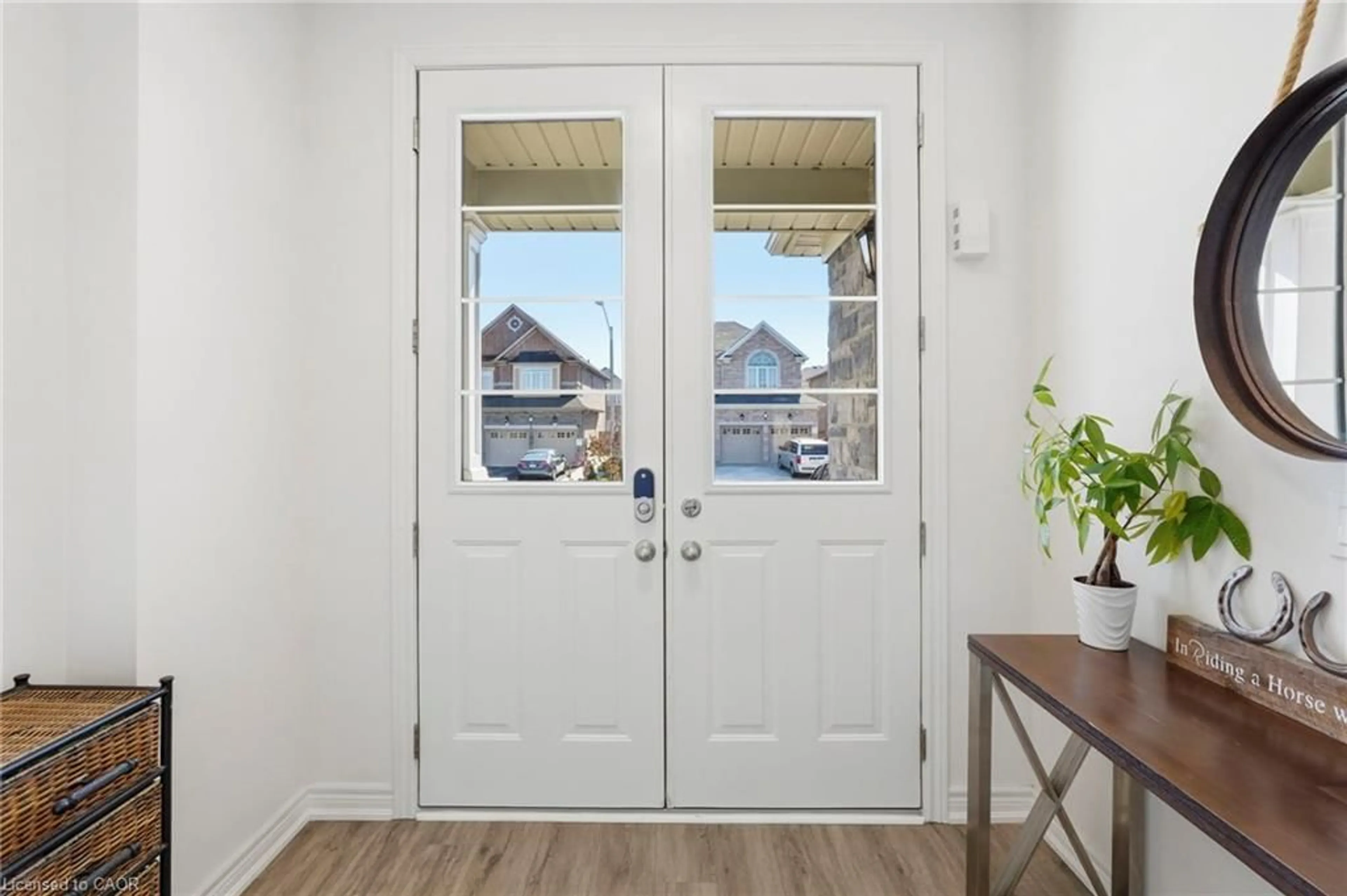 Indoor entryway for 193 Whittington Dr, Ancaster Ontario L9K 0H6