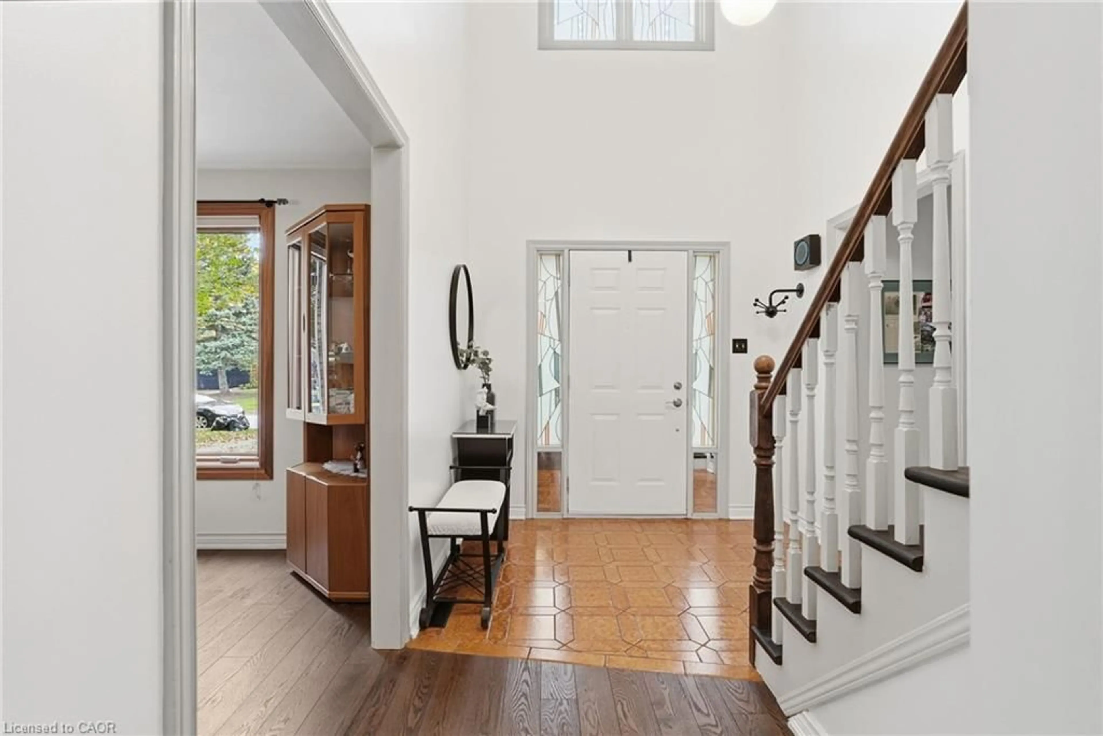 Indoor entryway for 188 Hostein Dr, Ancaster Ontario L9G 3W5