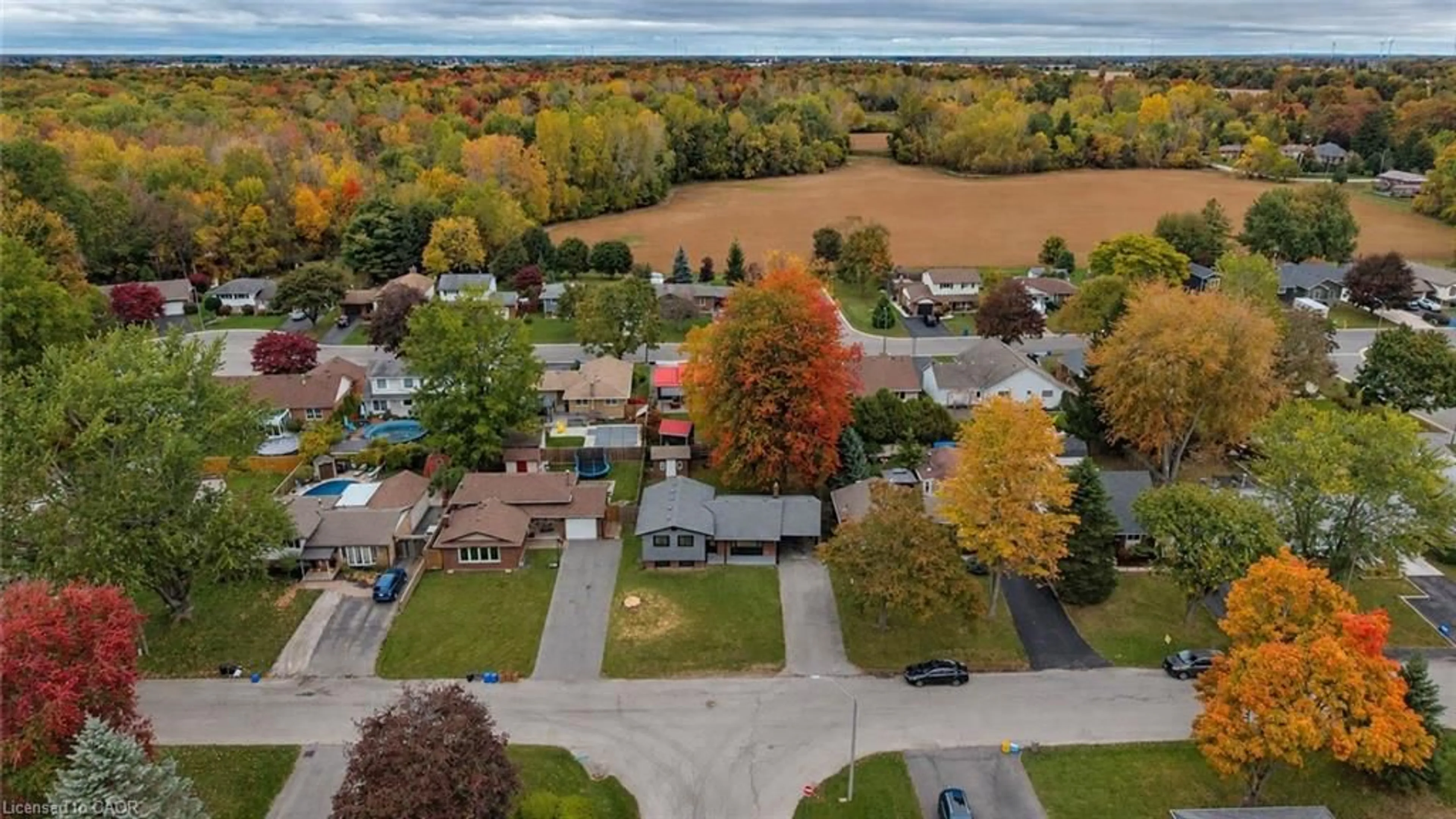 A pic from outside/outdoor area/front of a property/back of a property/a pic from drone, water/lake/river/ocean view for 301 Brookfield Blvd, Dunnville Ontario N1A 1A7