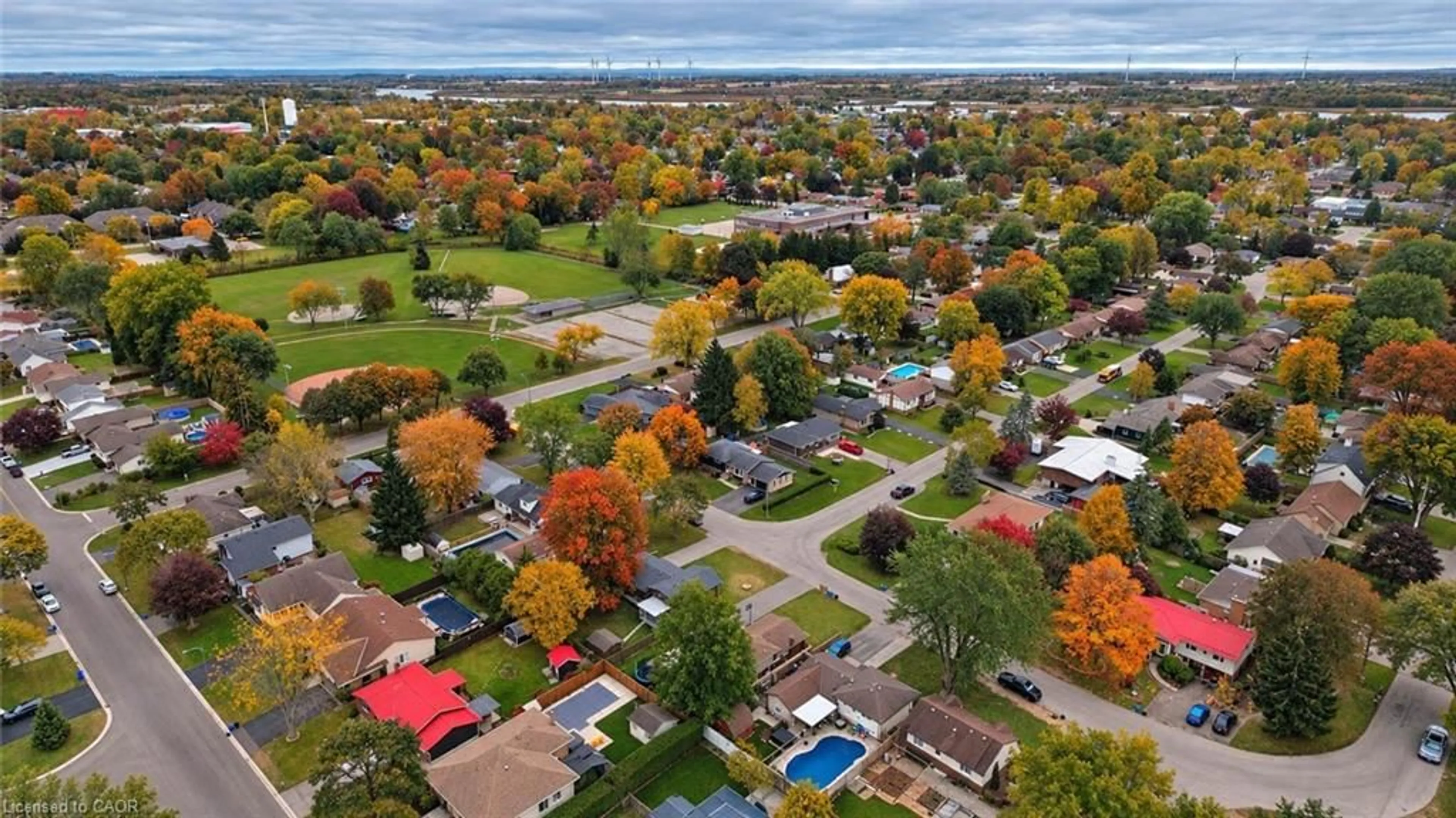 A pic from outside/outdoor area/front of a property/back of a property/a pic from drone, street for 301 Brookfield Blvd, Dunnville Ontario N1A 1A7