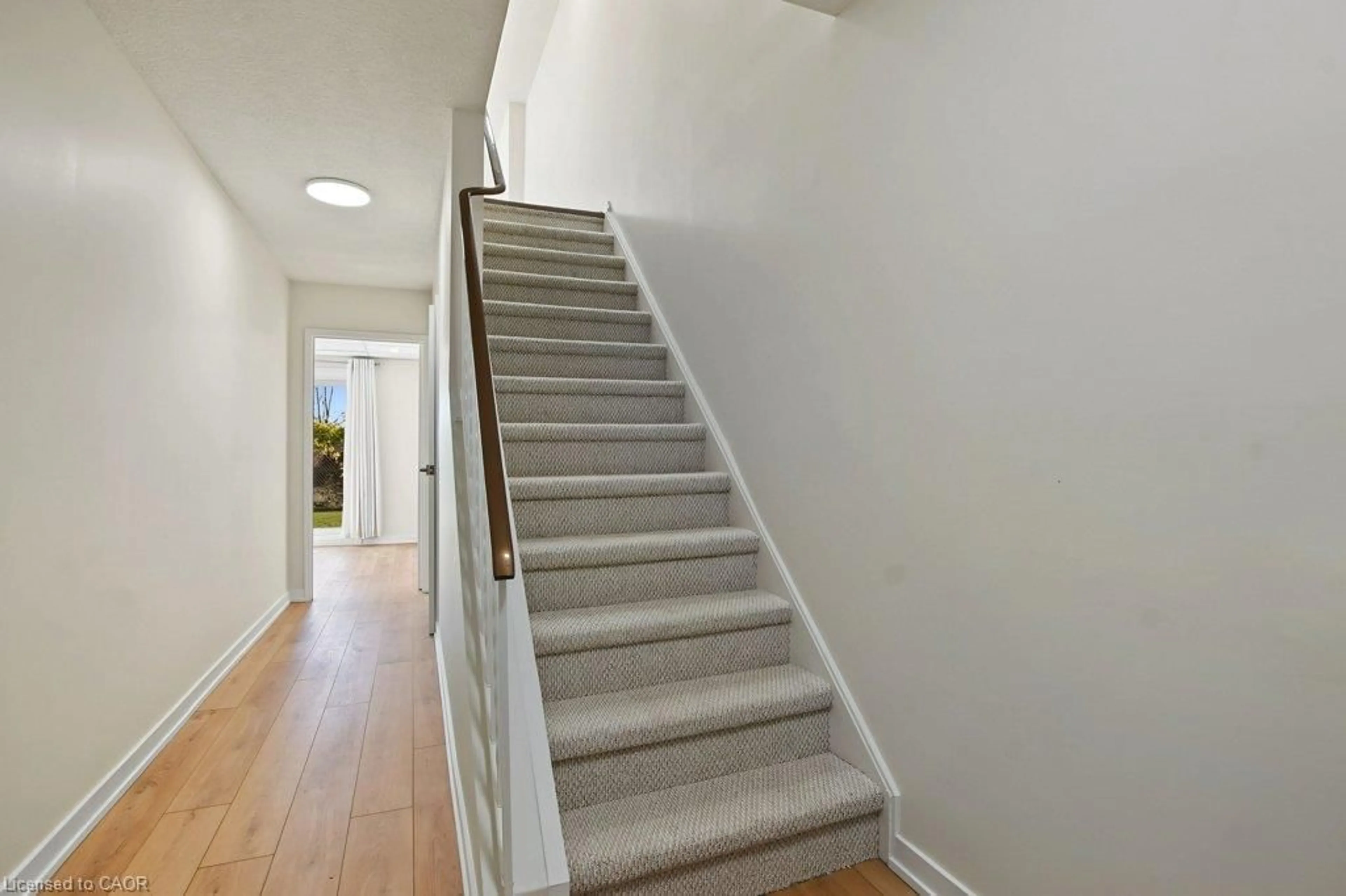 Stairs for 1455 Garth St #7, Hamilton Ontario L9B 1T4