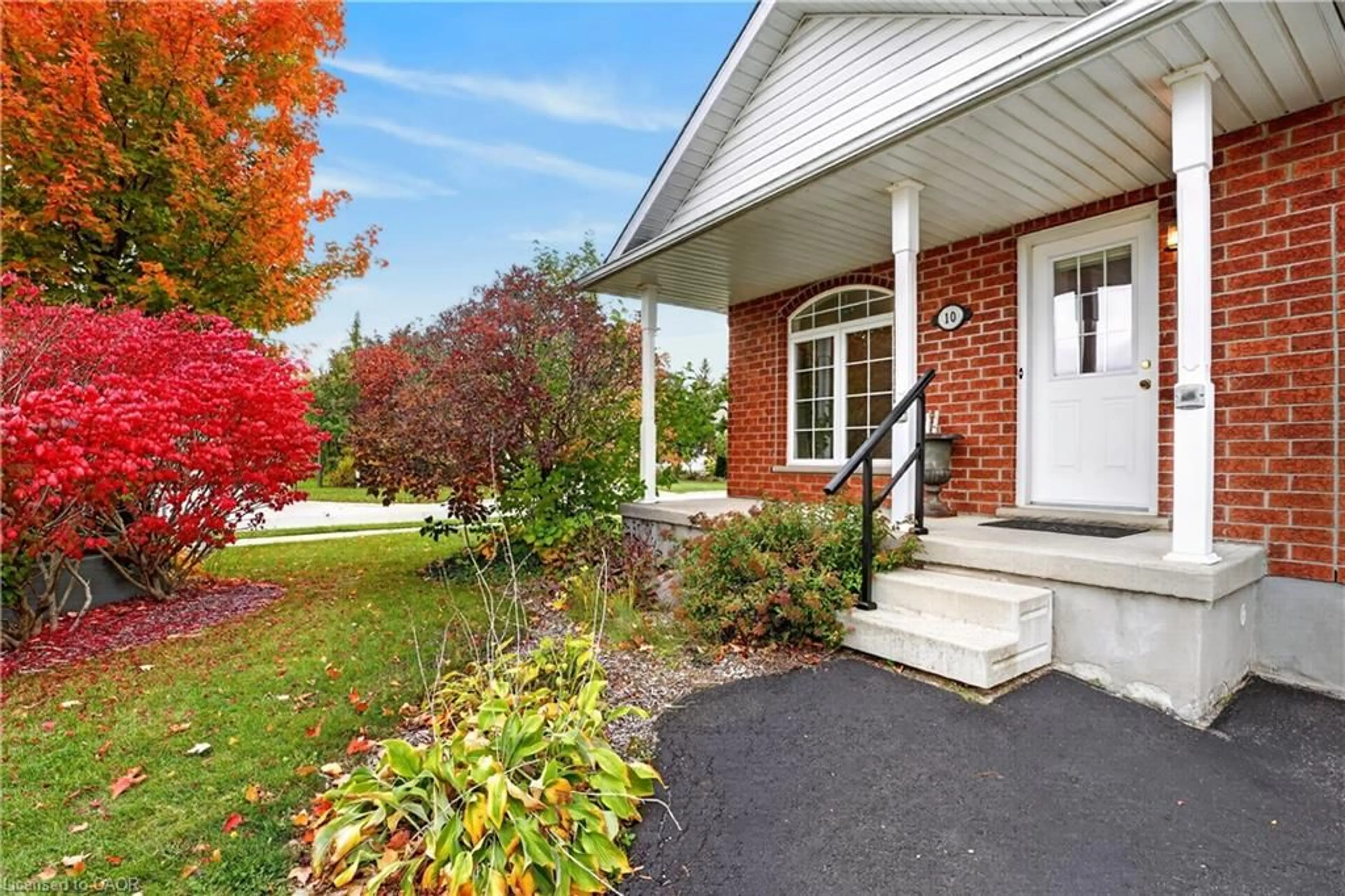 Home with brick exterior material, street for 10 Pattison Pl, Fergus Ontario N1M 3V1