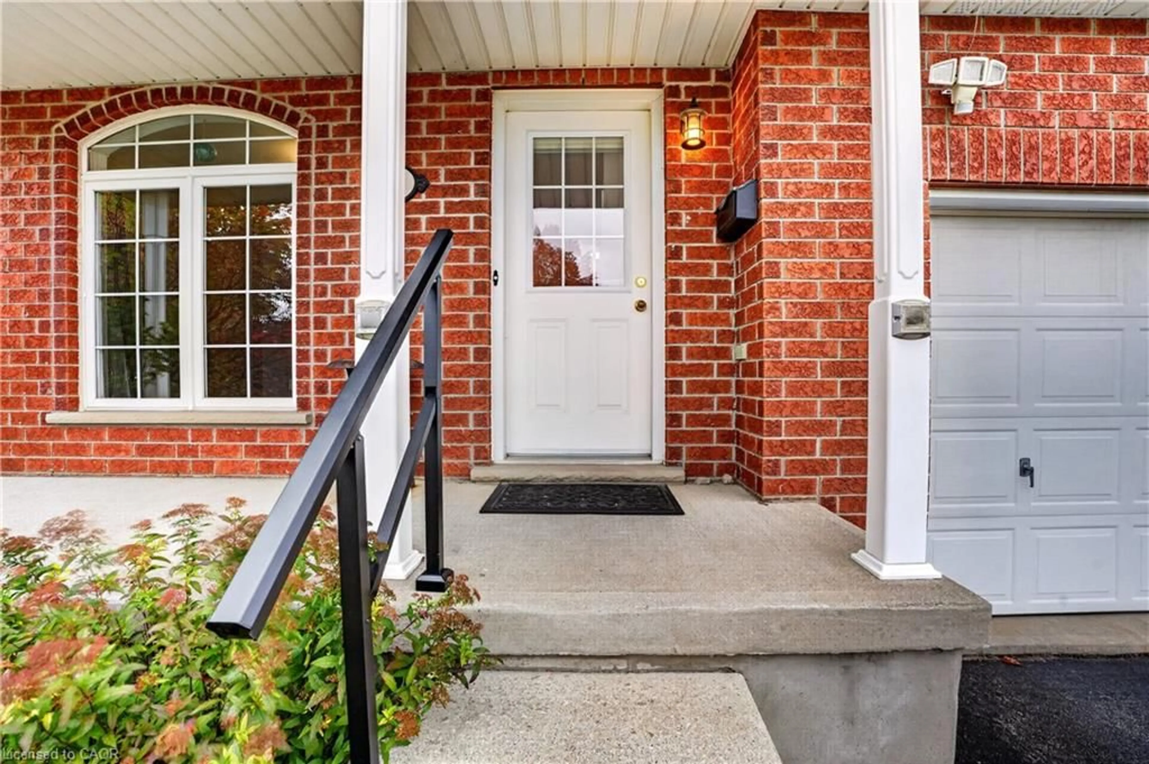 Home with brick exterior material, street for 10 Pattison Pl, Fergus Ontario N1M 3V1