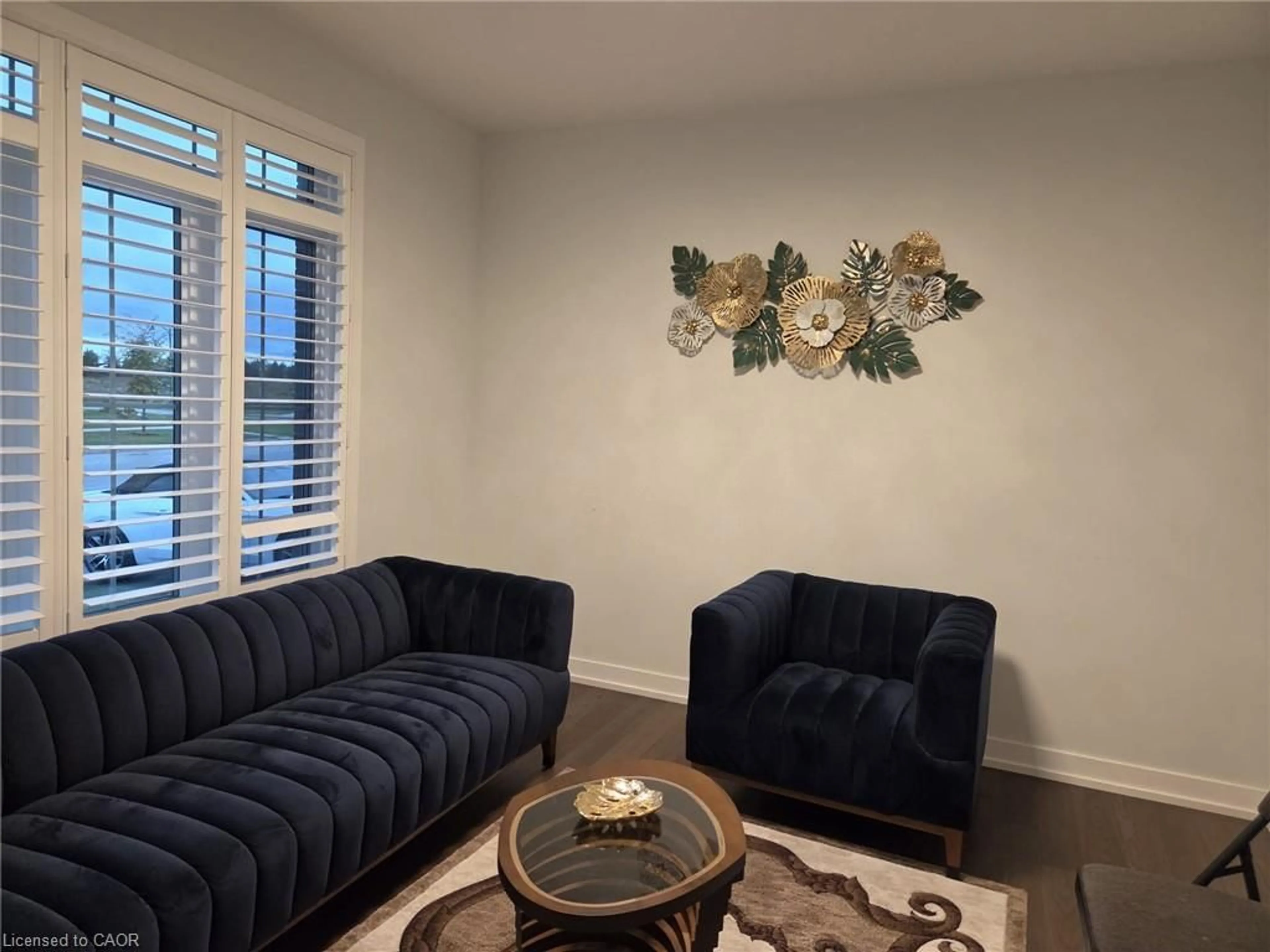 Living room with furniture, unknown for 6 Feathers Cross, St. Thomas Ontario N5R 0M4