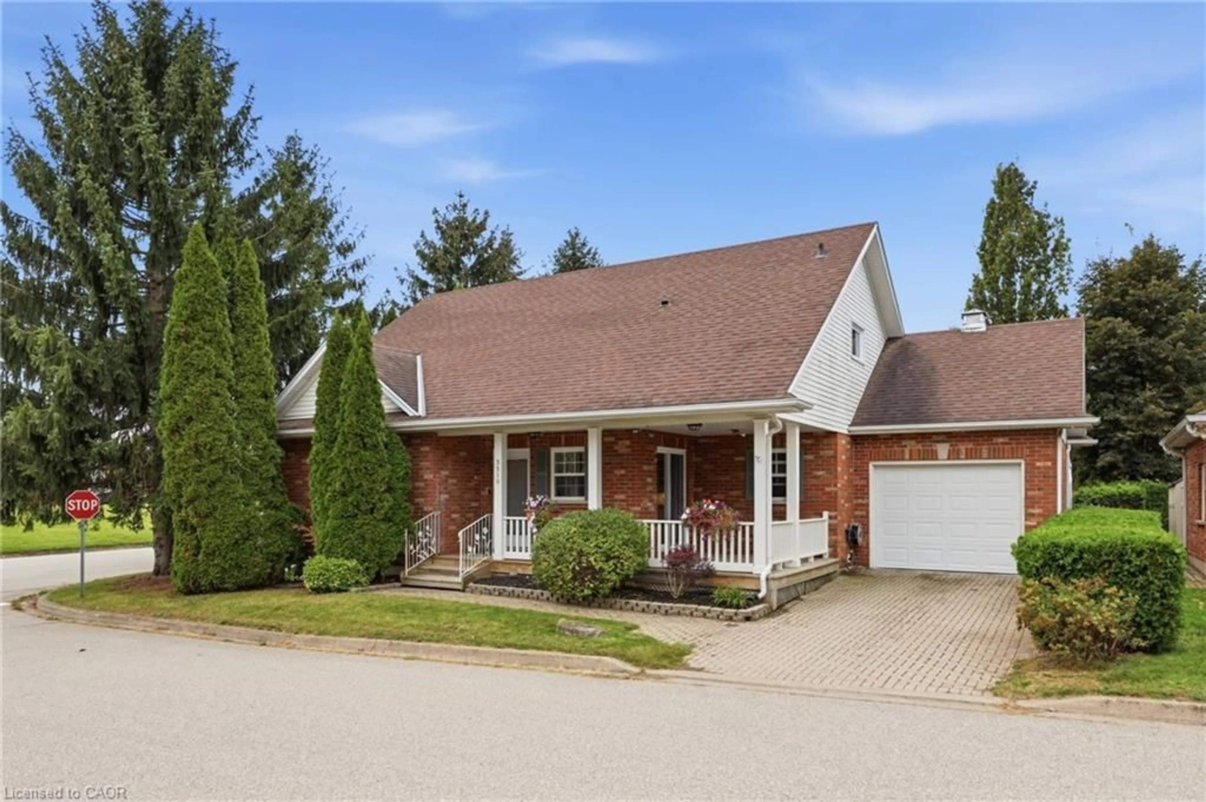 Home with brick exterior material, street for 3519 Heritage Lane, Vineland Ontario L0R 2C0