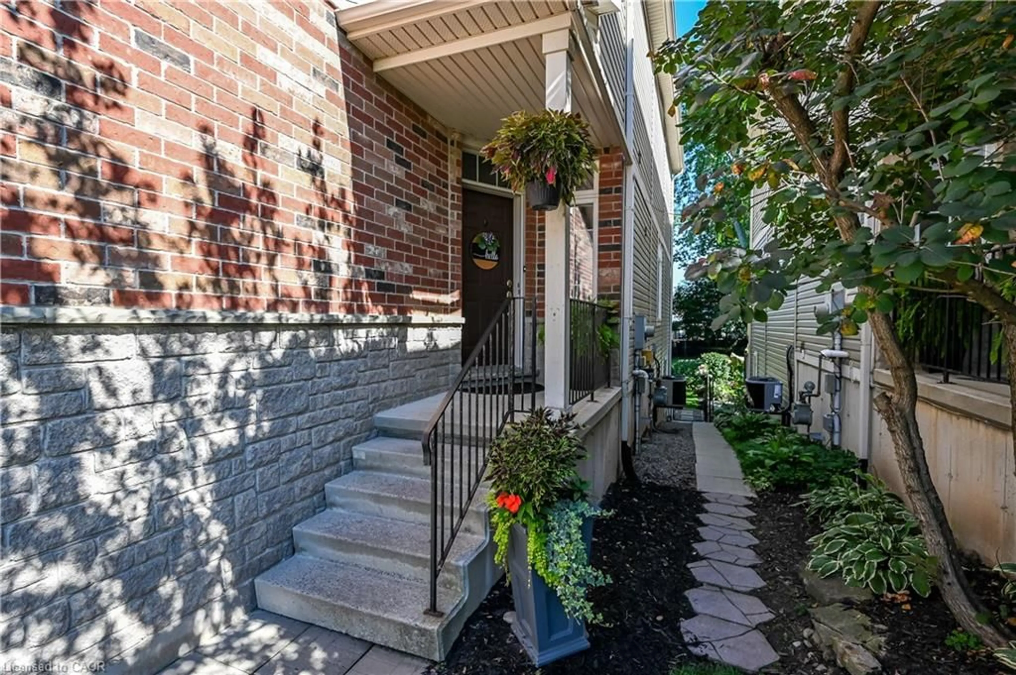 Unknown for 53 Sunnycroft Crt, Waterdown Ontario L0R 2H4