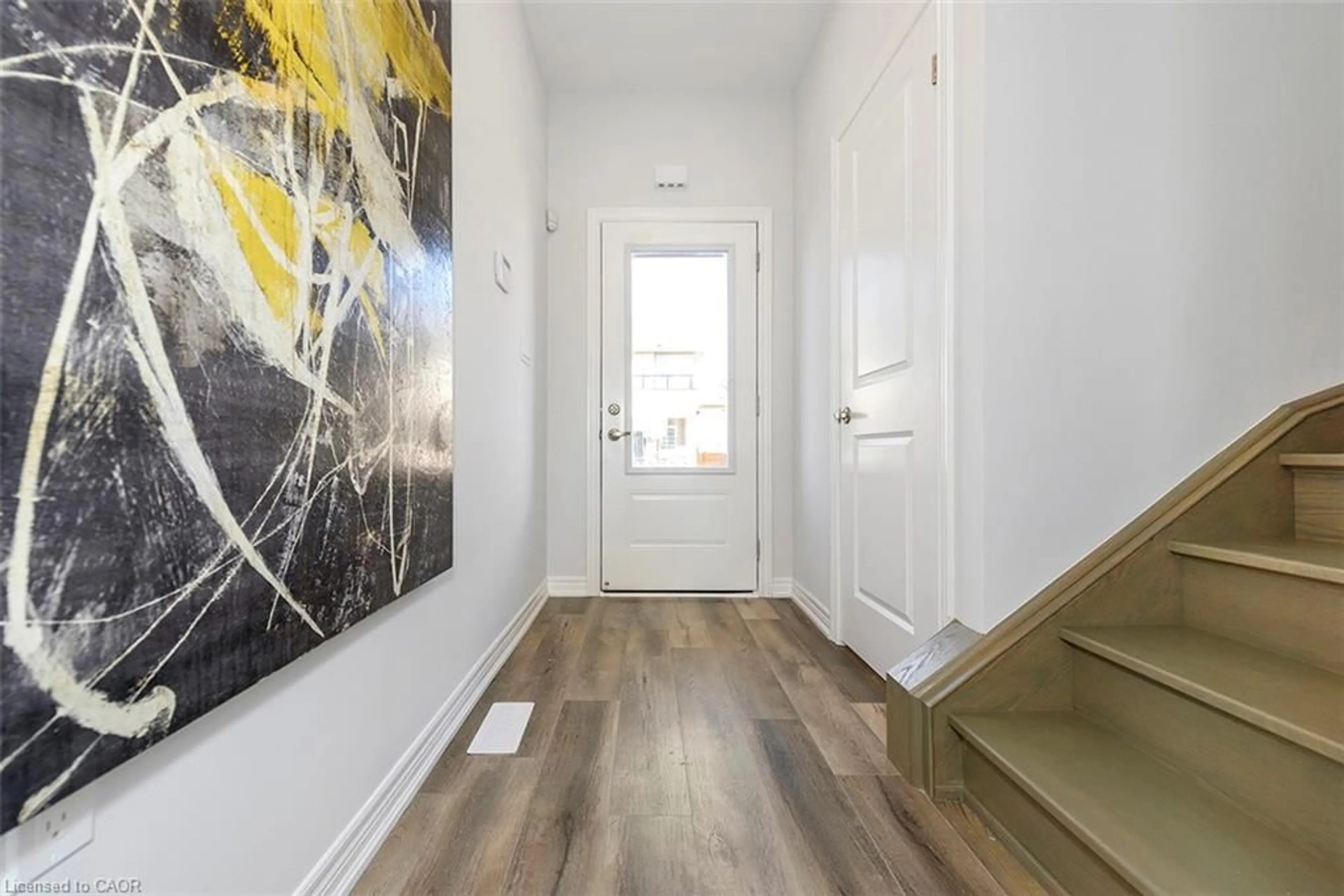 Indoor entryway for 205 Thames Way ##14, Mount Hope Ontario L0R 1W0