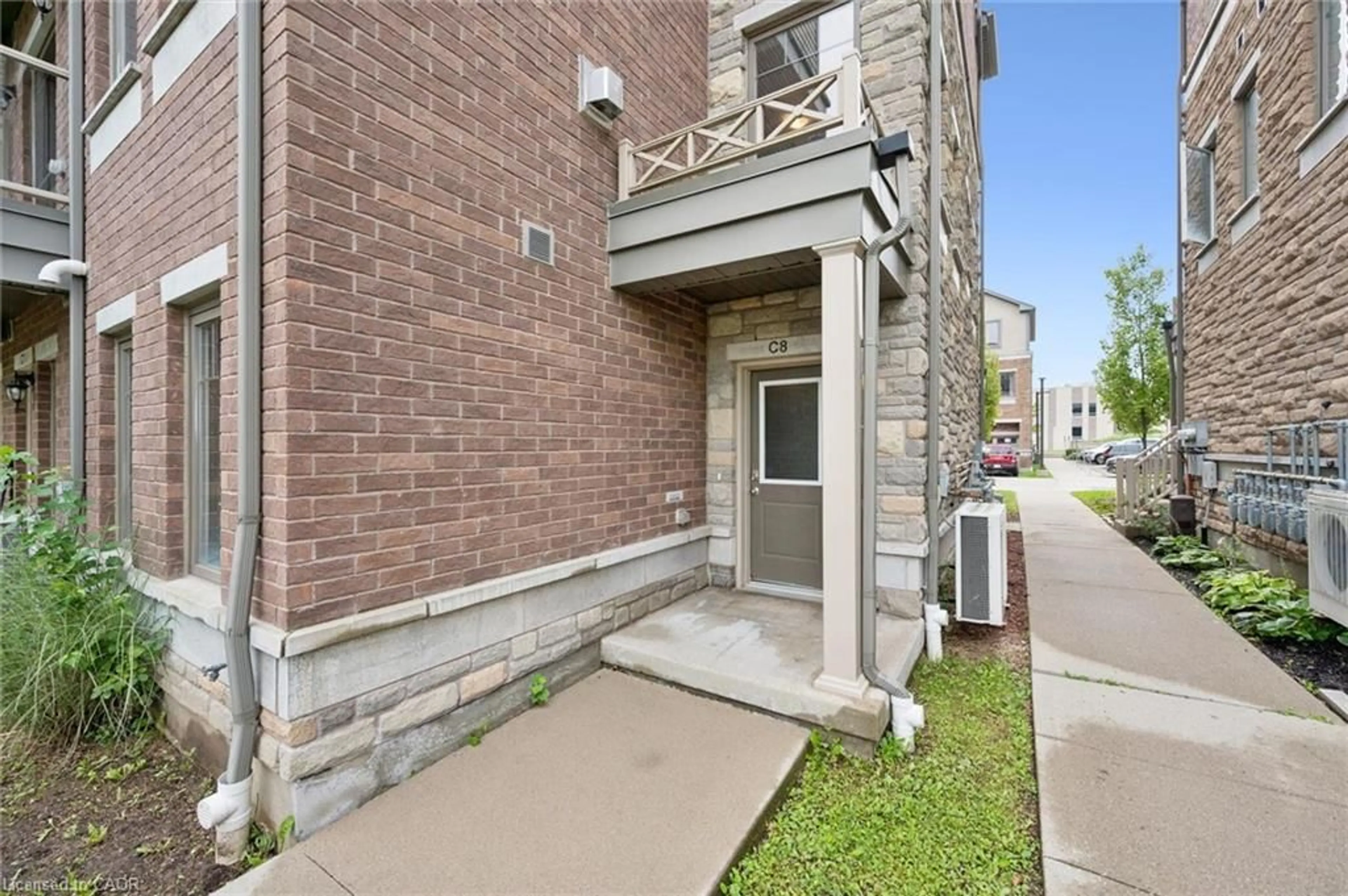 Patio, street for 70 Willowrun Dr ##C8, Kitchener Ontario N2A 0J3