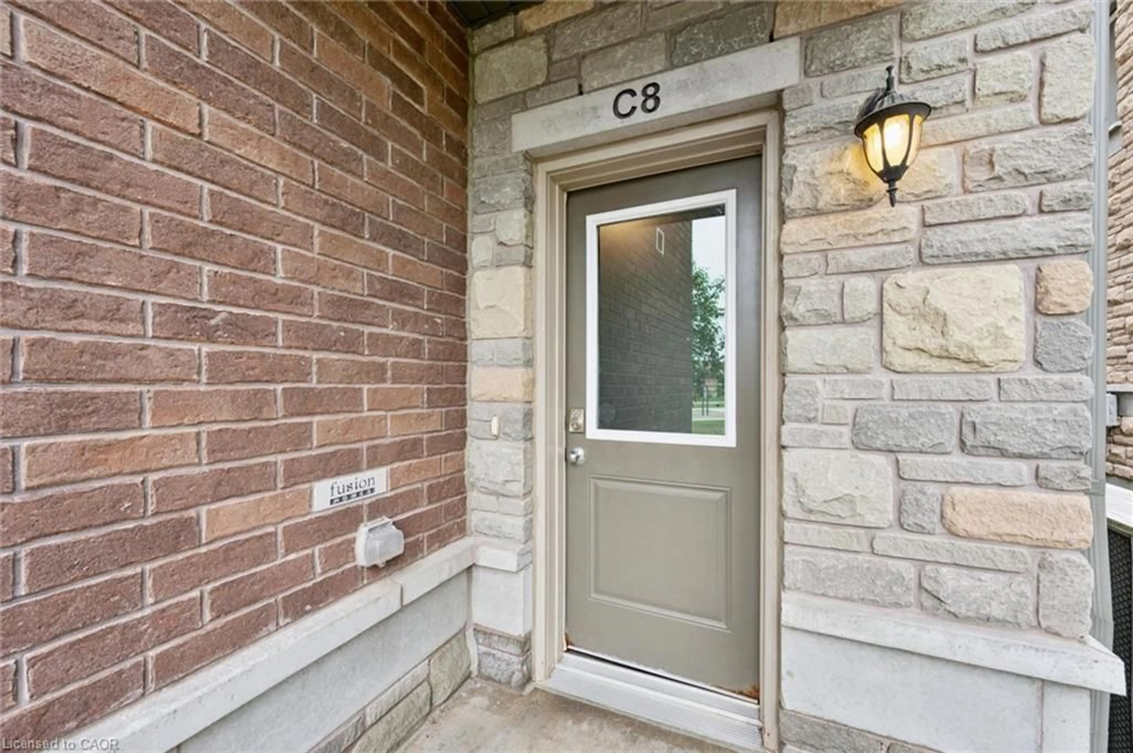 Indoor entryway for 70 Willowrun Dr ##C8, Kitchener Ontario N2A 0J3