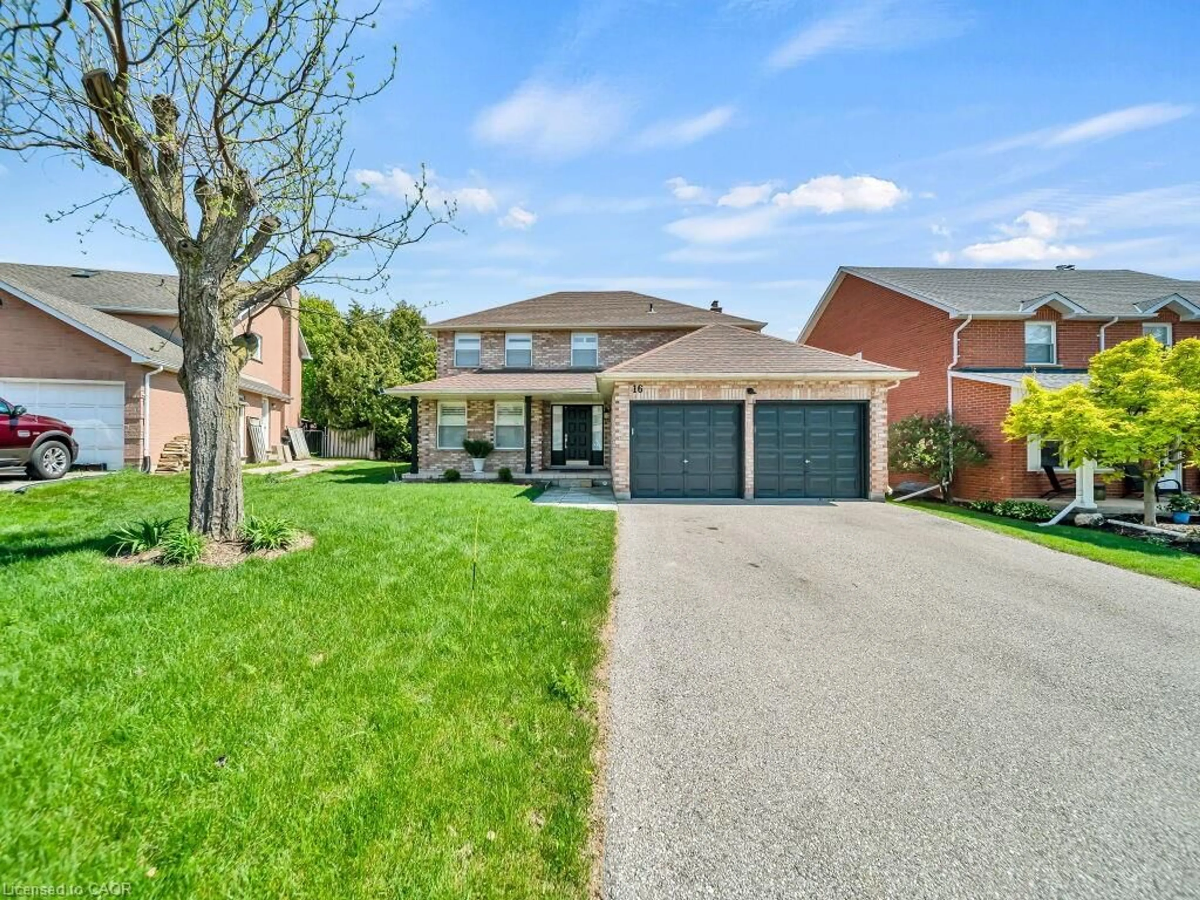 Home with brick exterior material, street for 16 Glennie Crt, Cambridge Ontario N1T 1L1