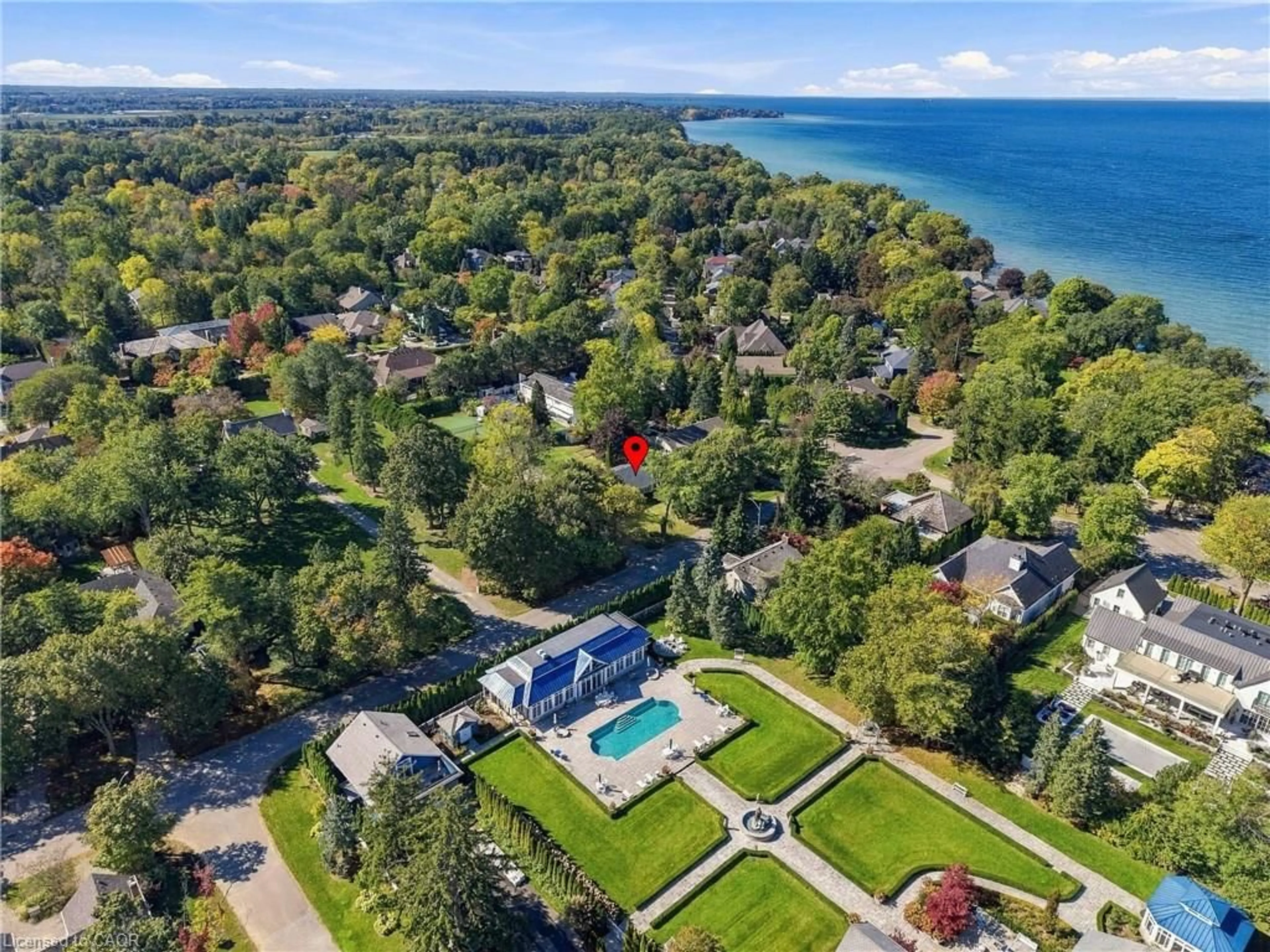 A pic from outside/outdoor area/front of a property/back of a property/a pic from drone, water/lake/river/ocean view for 478 Johnson St, Niagara-on-the-Lake Ontario L0S 1J0