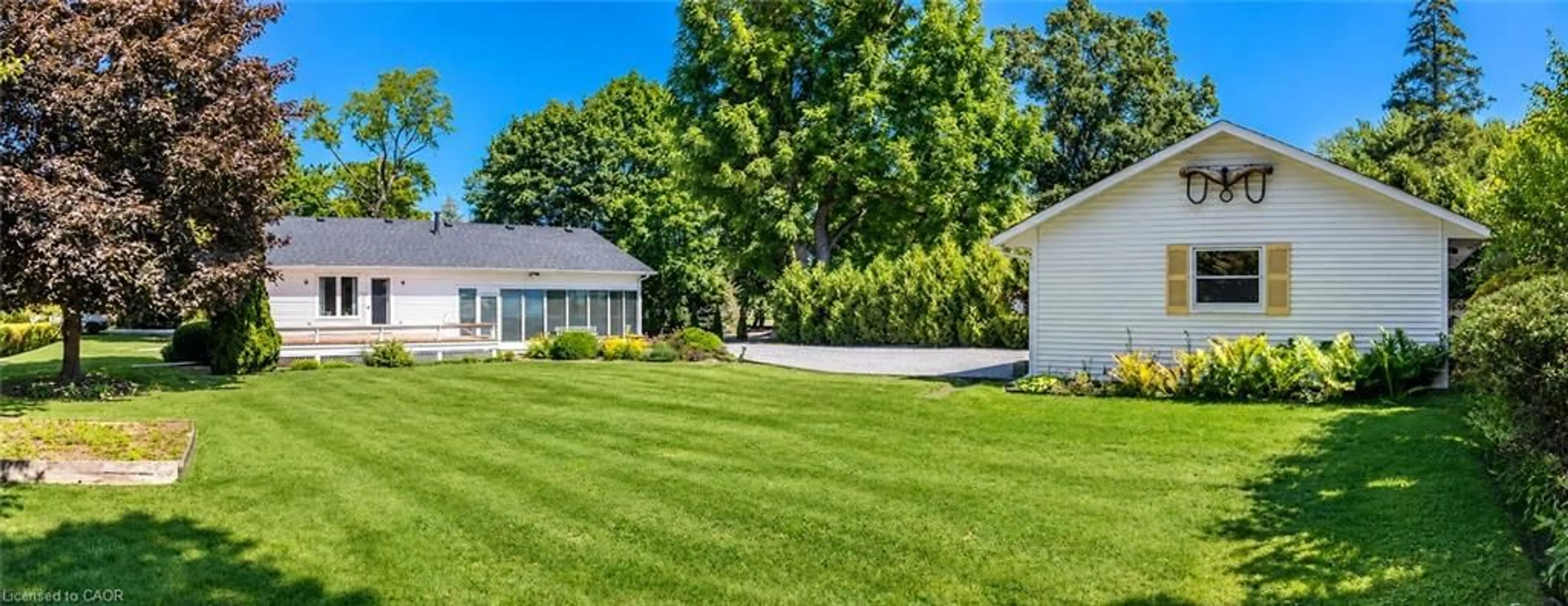 A pic from outside/outdoor area/front of a property/back of a property/a pic from drone, street for 478 Johnson St, Niagara-on-the-Lake Ontario L0S 1J0