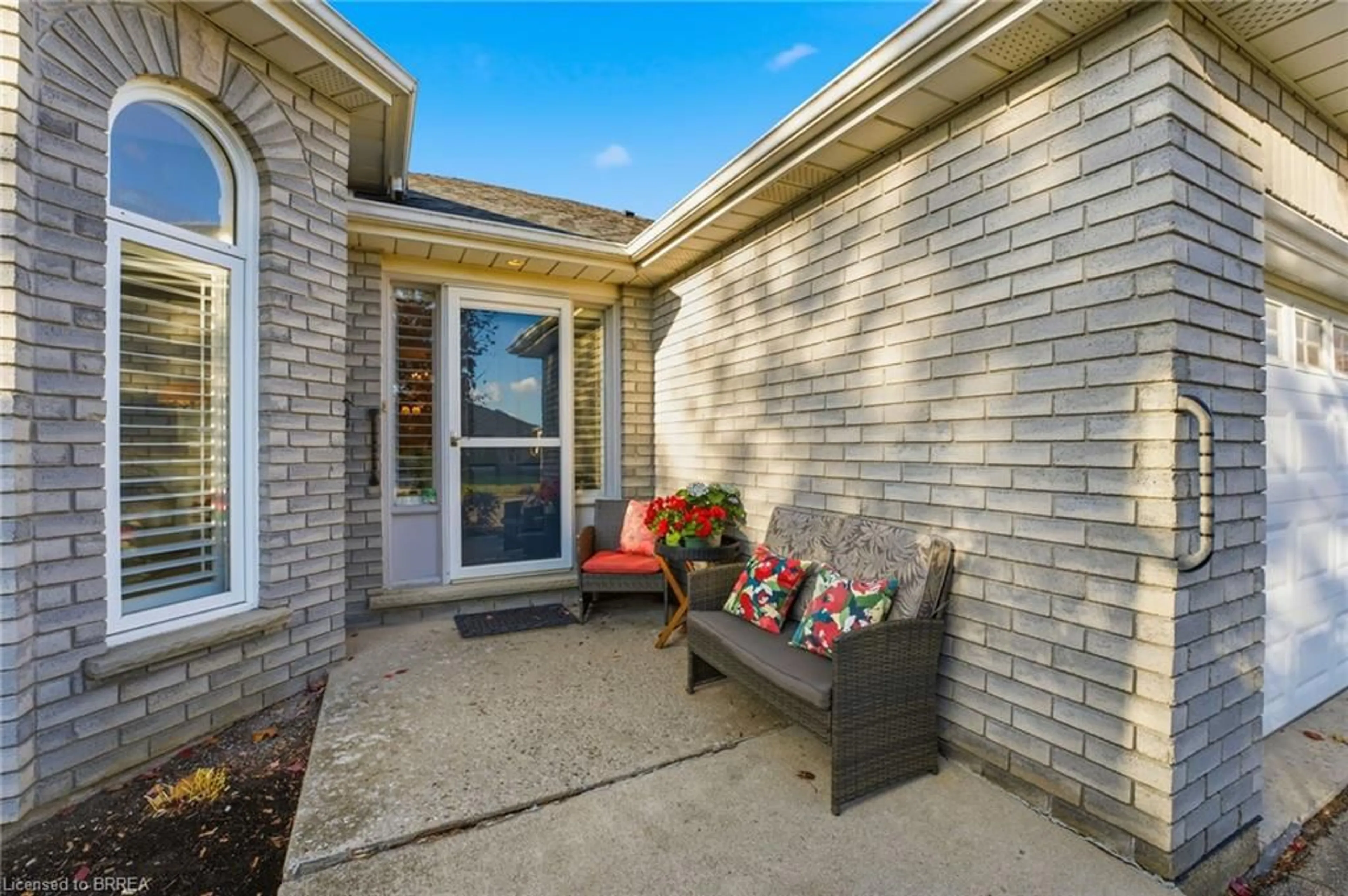 Patio, street for 14 Dunton Lane, Paris Ontario N3L 4E2