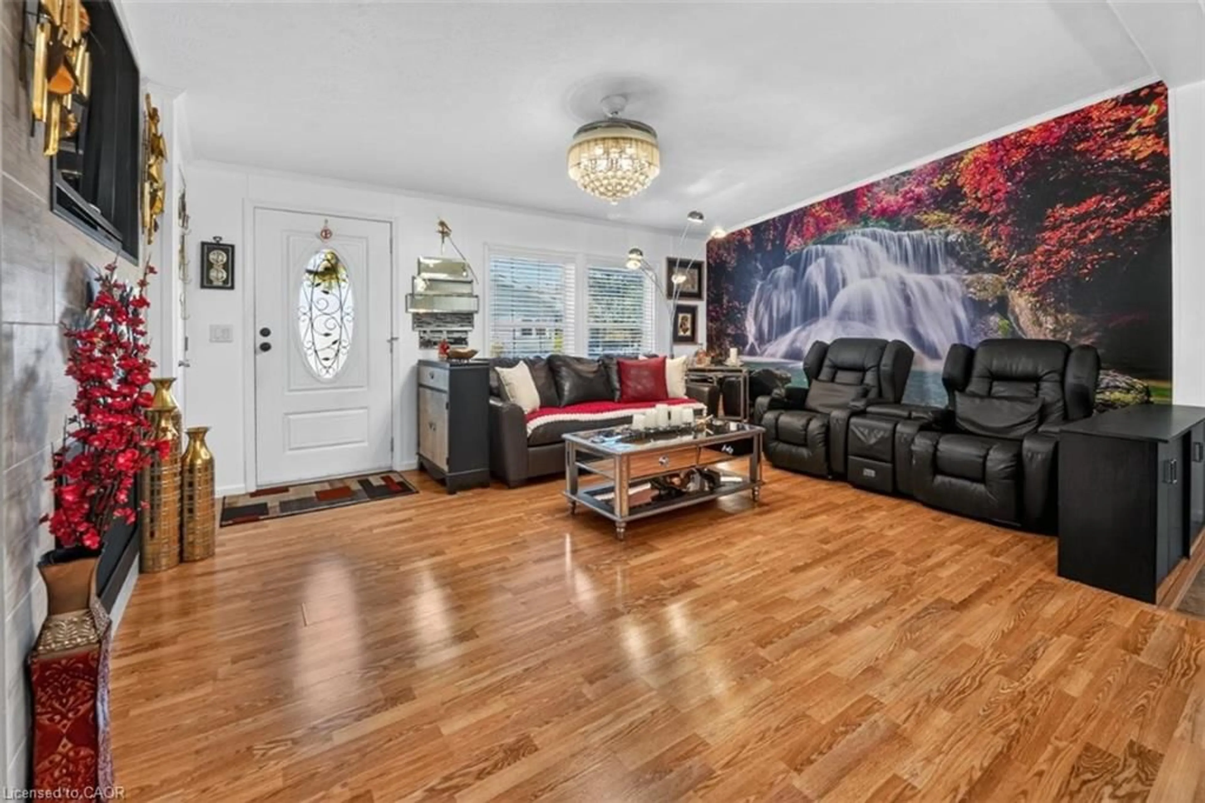 Living room with furniture, unknown for 3033 Townline Rd #227, Stevensville Ontario L0S 1S1