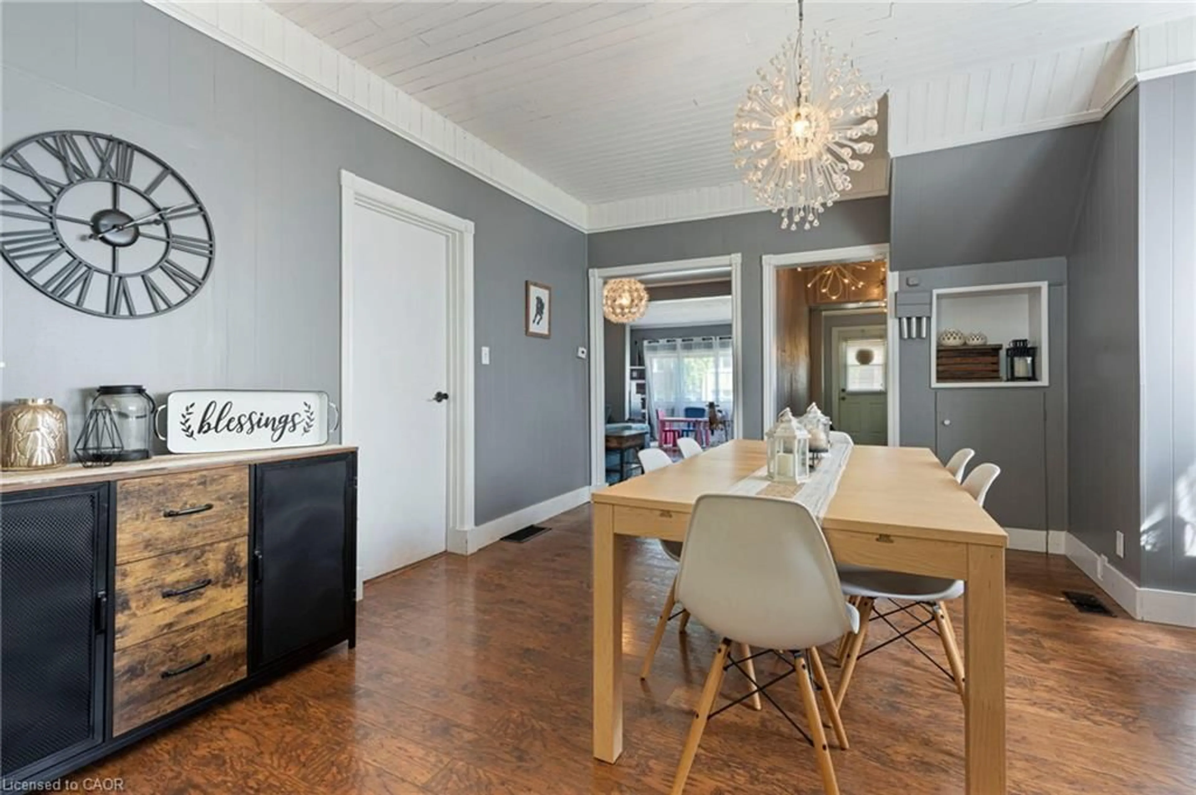 Dining room, wood/laminate floor for 214 John St, Simcoe Ontario N3Y 2Y5
