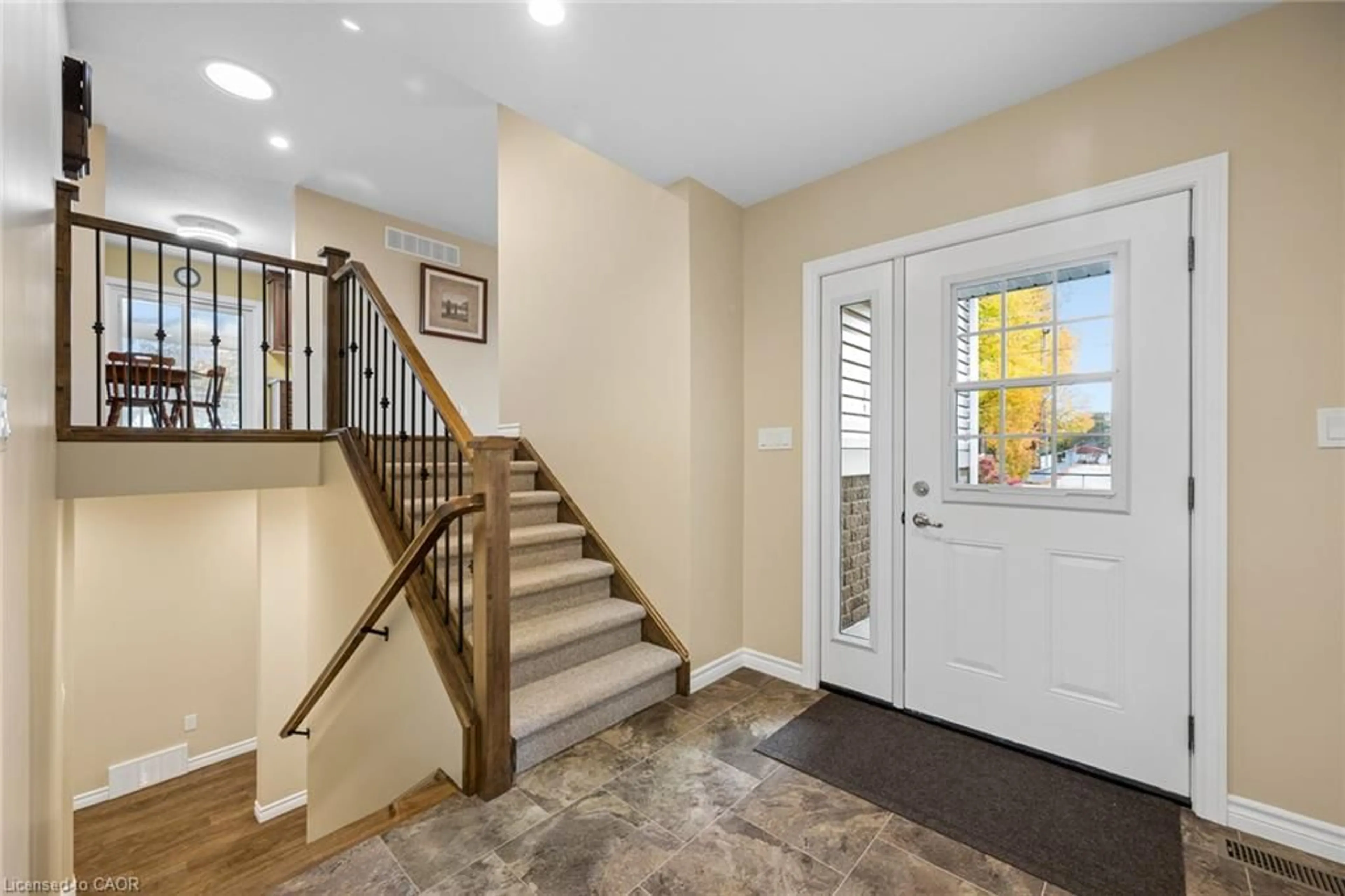 Indoor entryway for 1120 Centre St, Wroxeter Ontario N0G 2X0