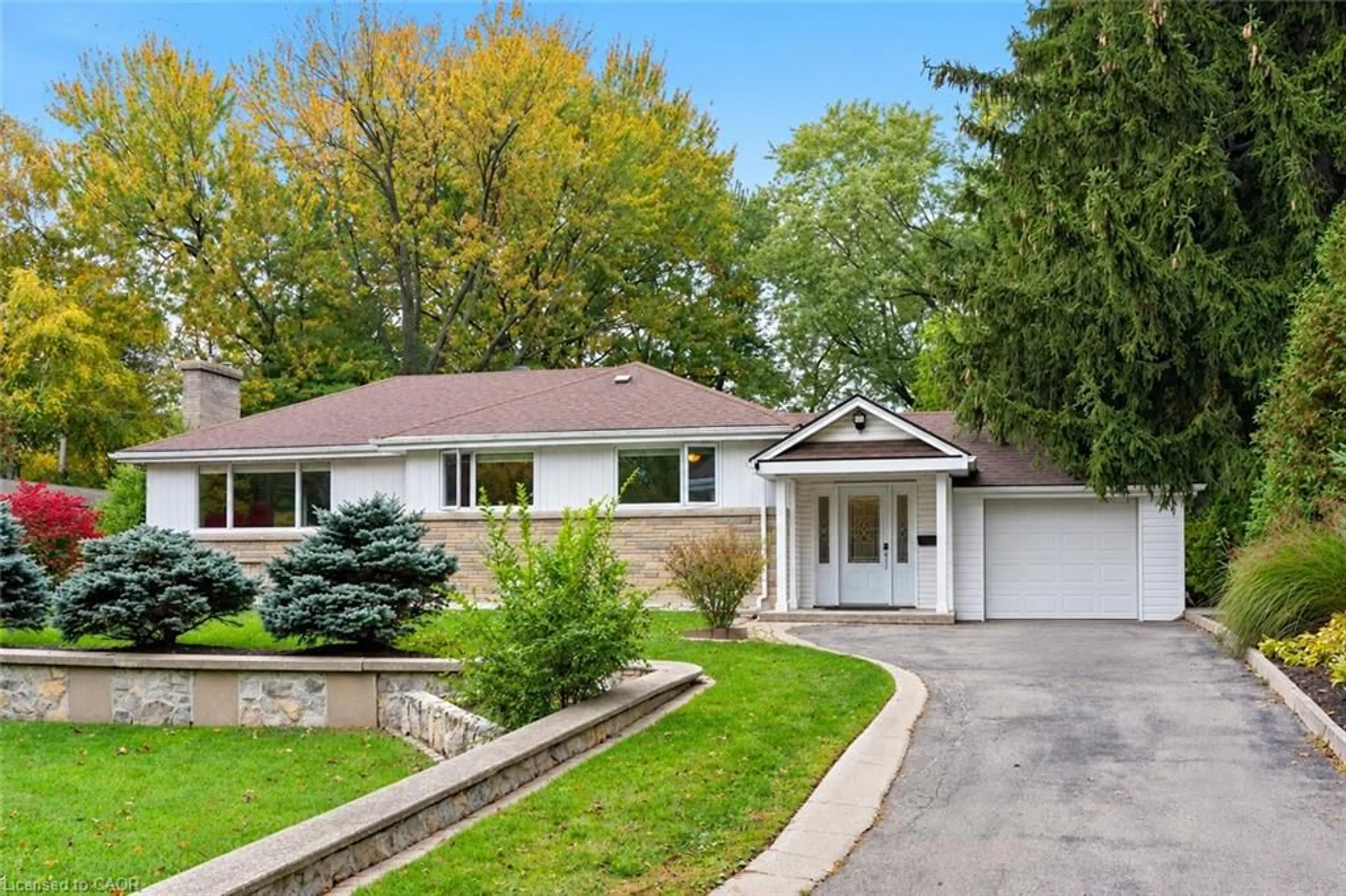 Home with brick exterior material, street for 284 Mapledene Dr, Ancaster Ontario L9G 2K2