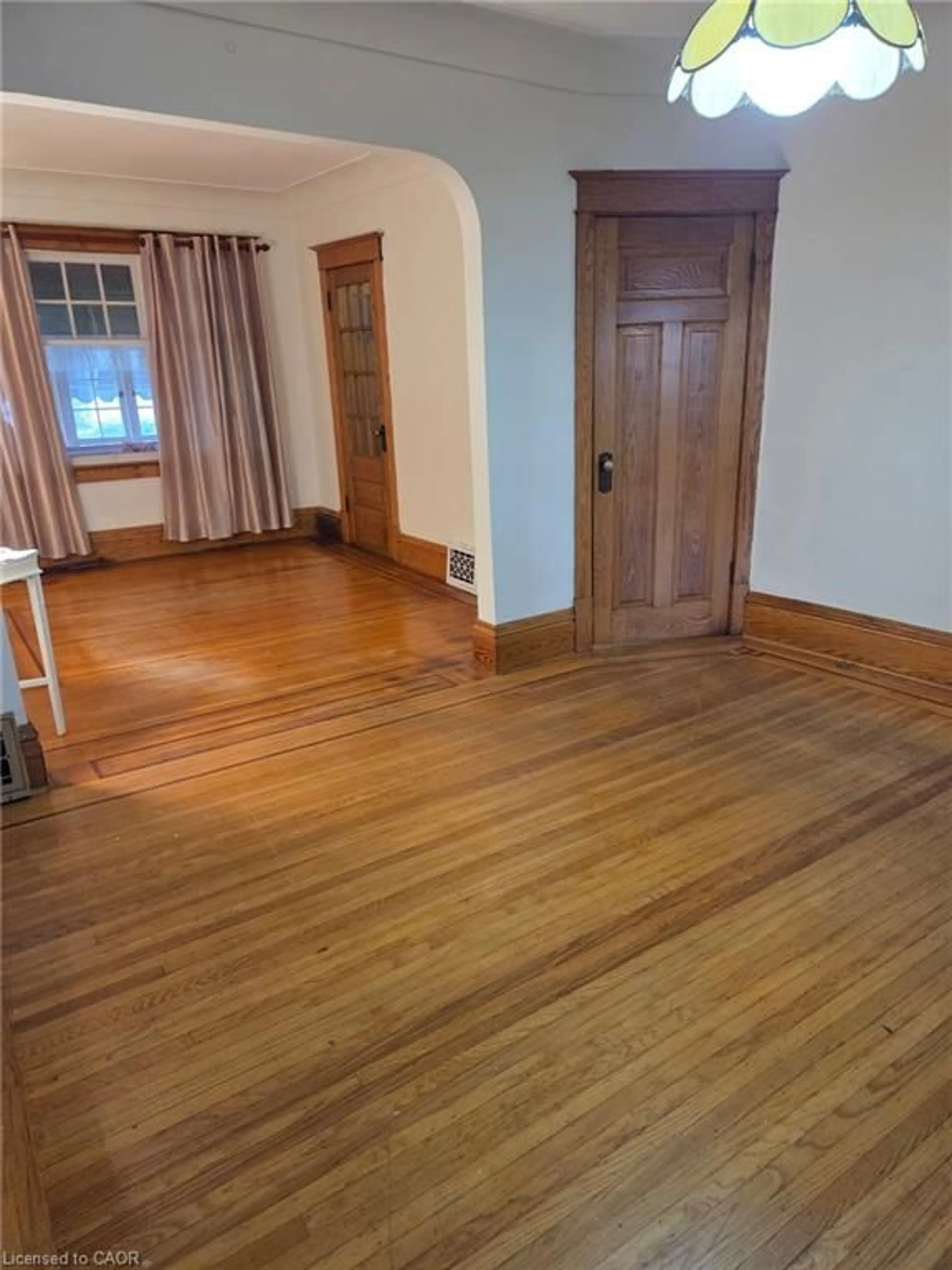 A pic of a room for 178 Tragina Ave, Hamilton Ontario L8H 5C8