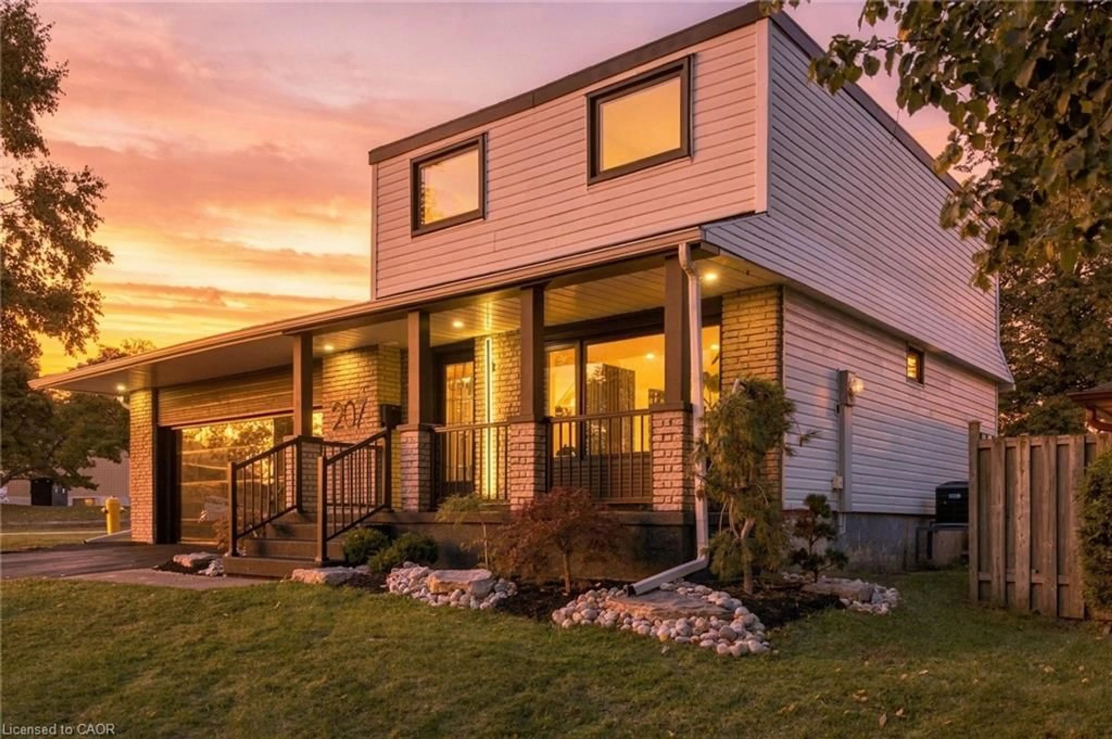 Home with vinyl exterior material, street for 207 Linden Dr, Cambridge Ontario N3H 4Y1