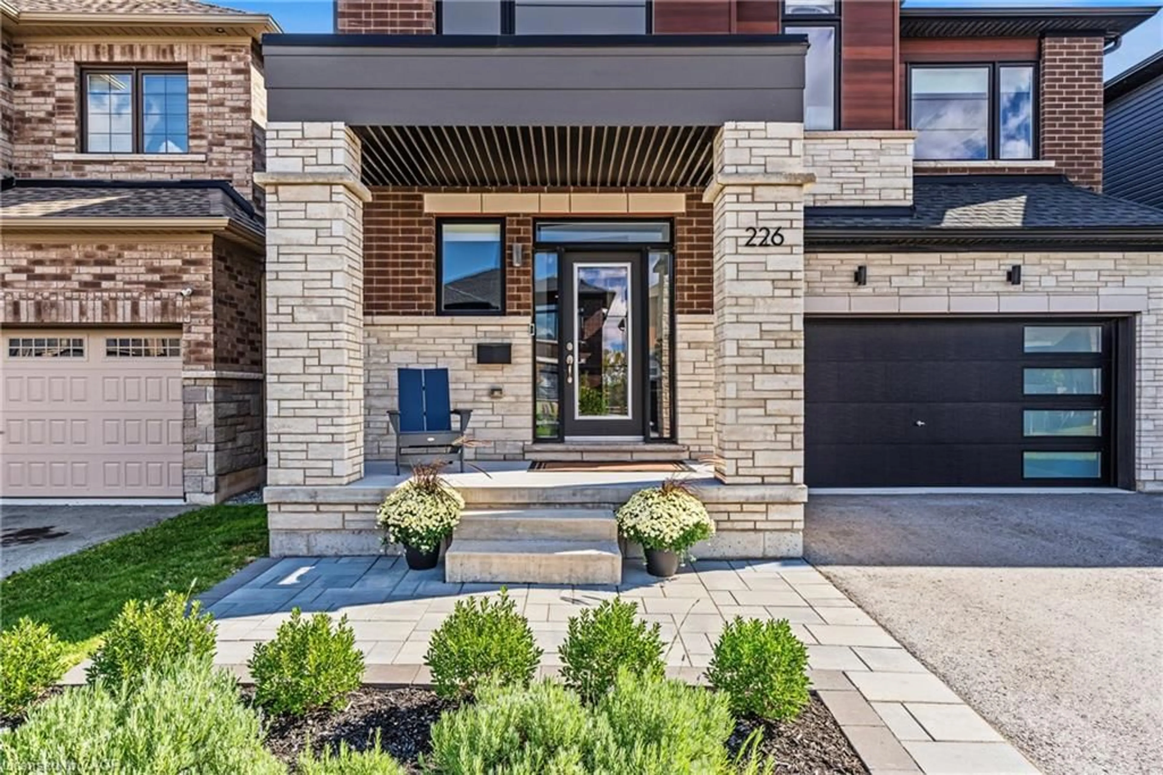 Home with brick exterior material, street for 226 Midland Pl, Welland Ontario L3B 0H4