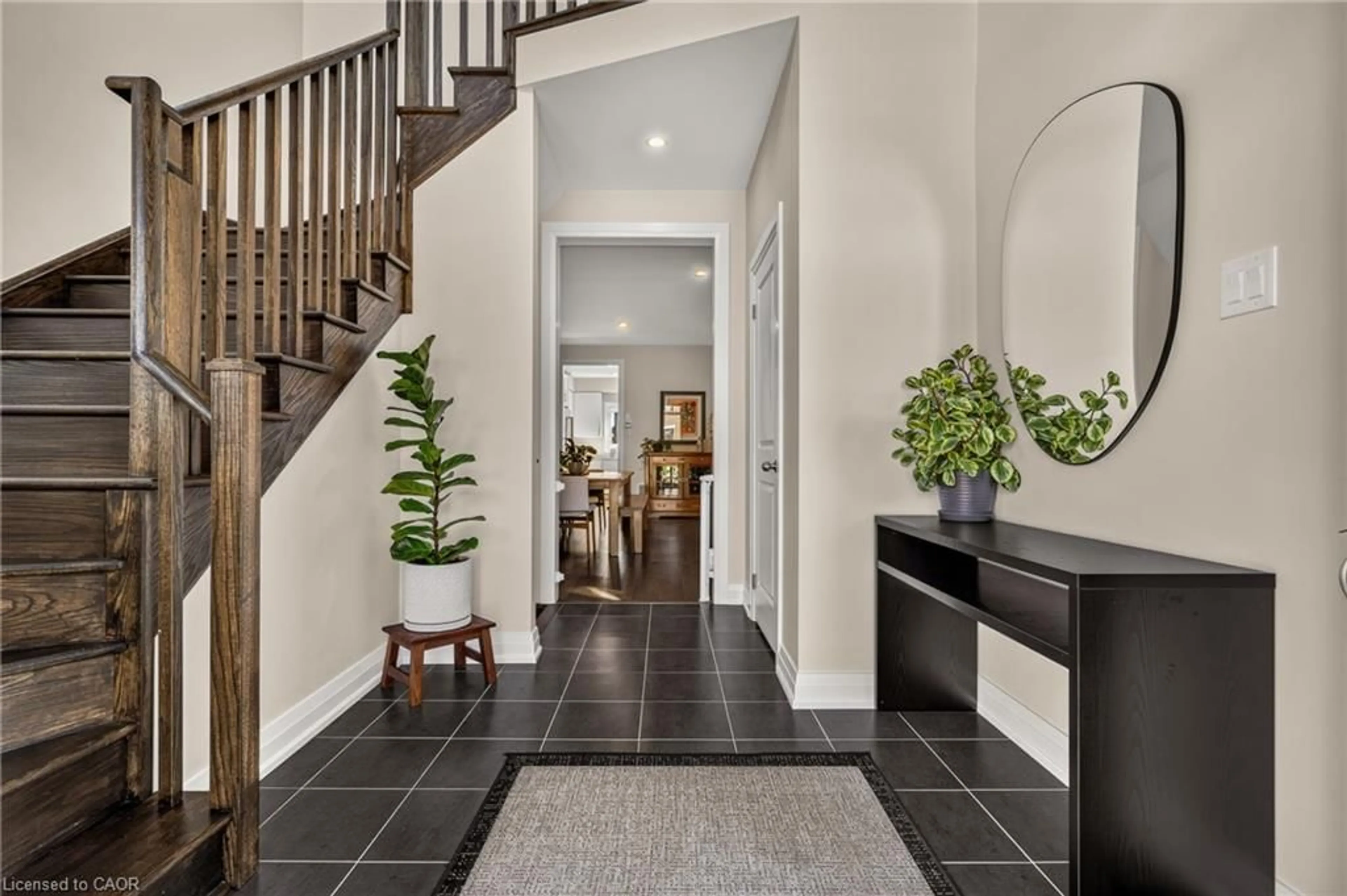 Indoor entryway for 226 Midland Pl, Welland Ontario L3B 0H4