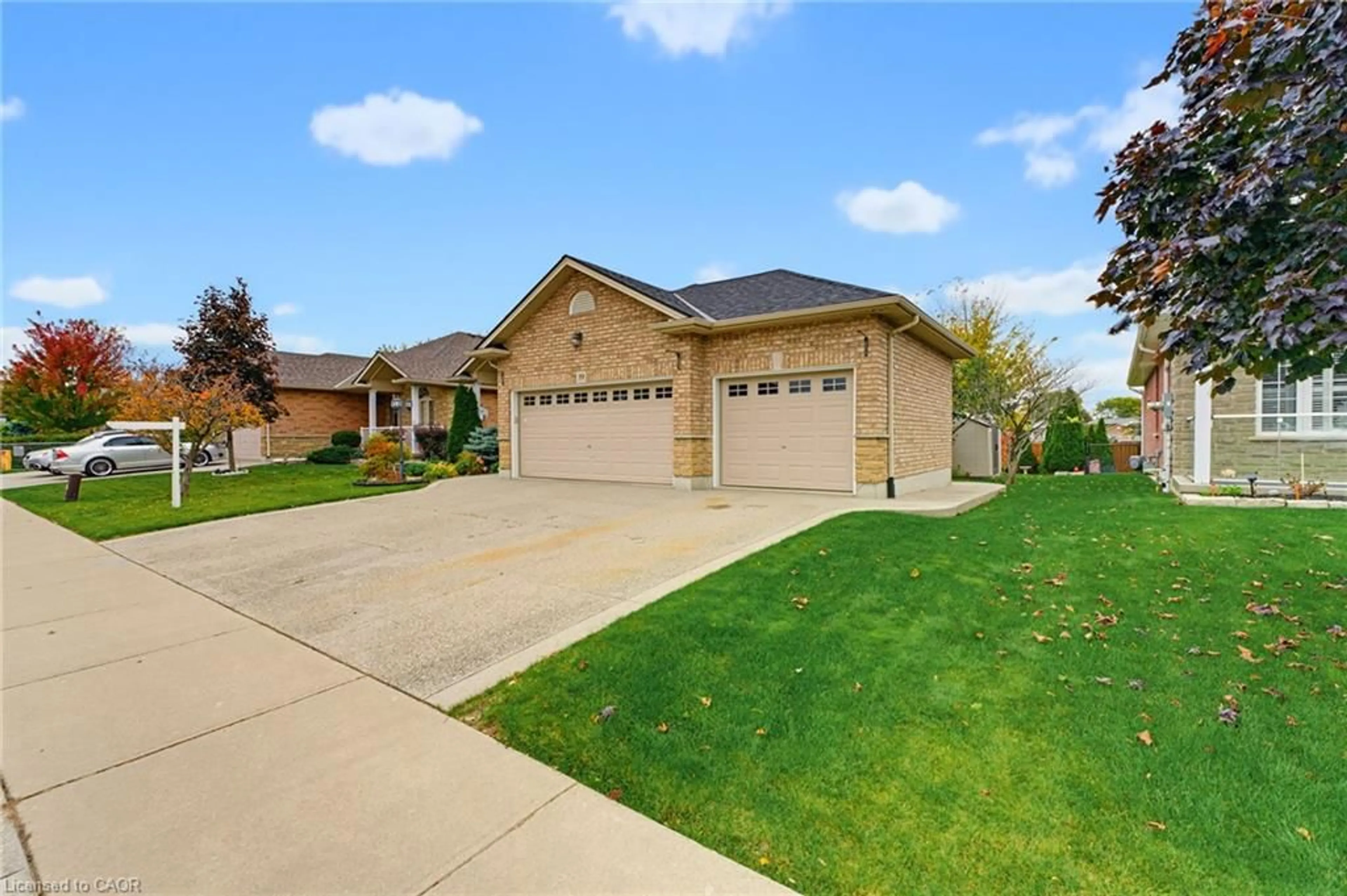 Home with brick exterior material, street for 39 Oak Cres, Hagersville Ontario N0A 1H0