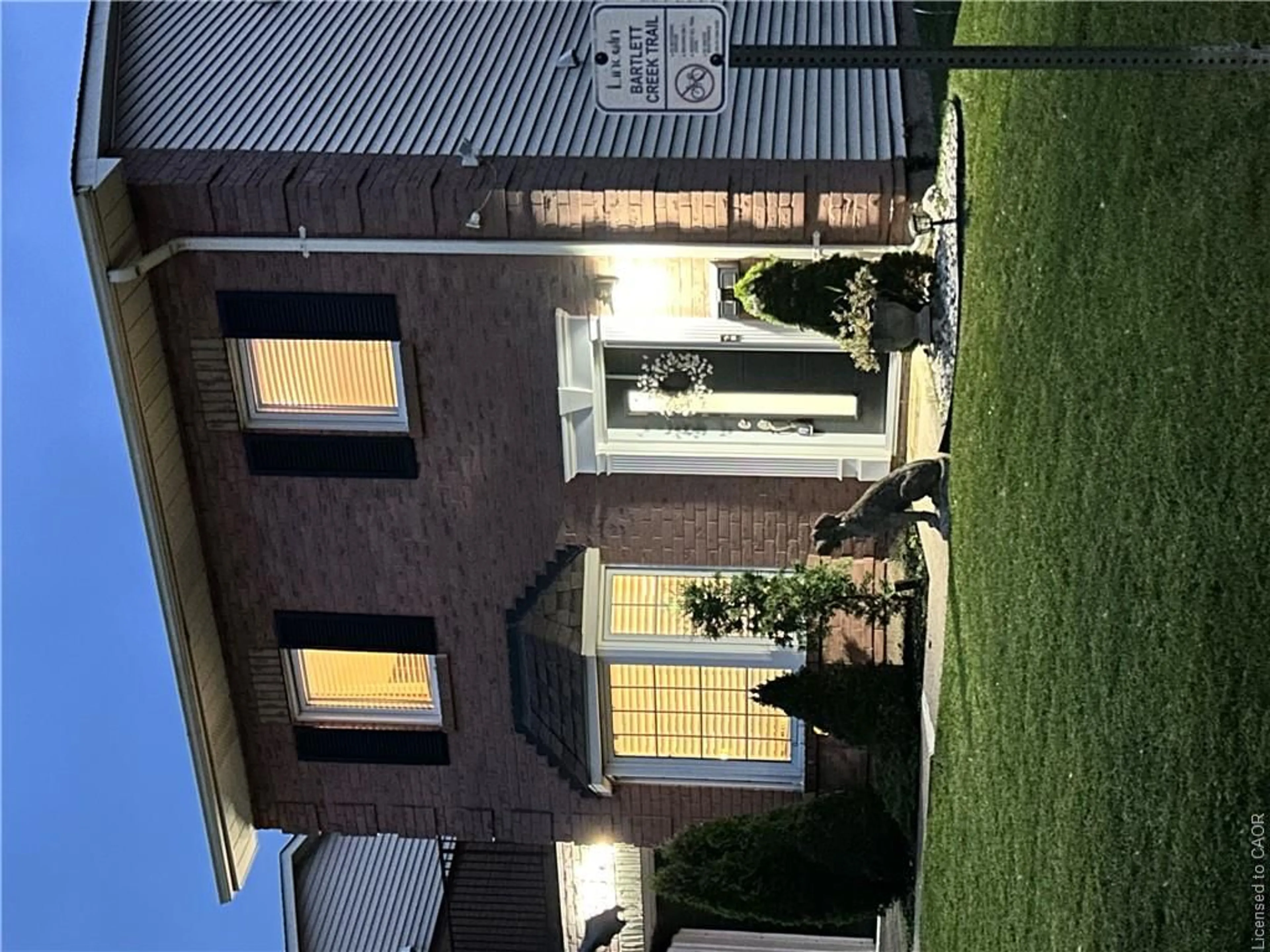 A pic from outside/outdoor area/front of a property/back of a property/a pic from drone, street for 4350 Henry Ave, Beamsville Ontario L3J 0P4