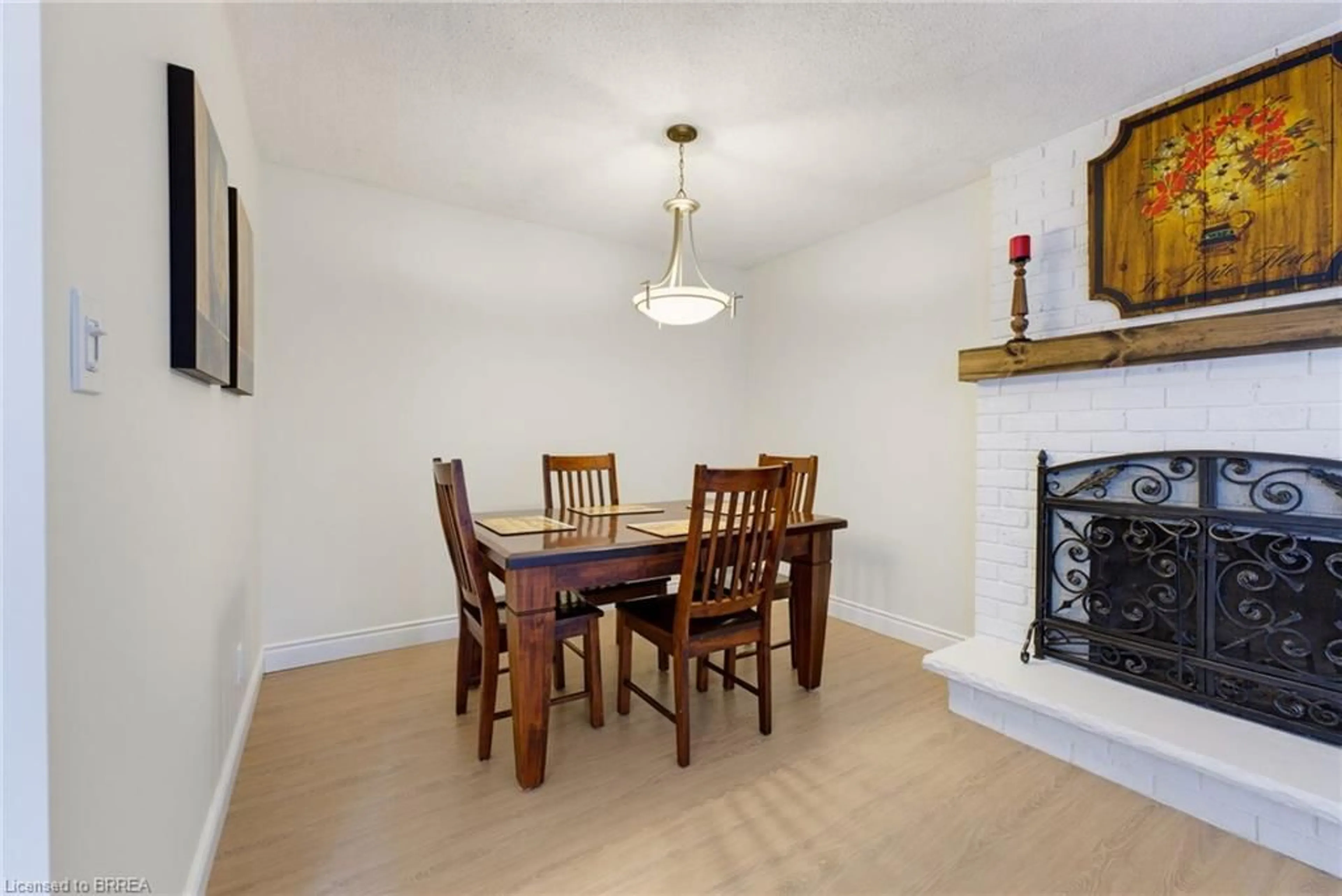 Dining room, unknown for 46 Garden Cres, Paris Ontario N3L 3T4