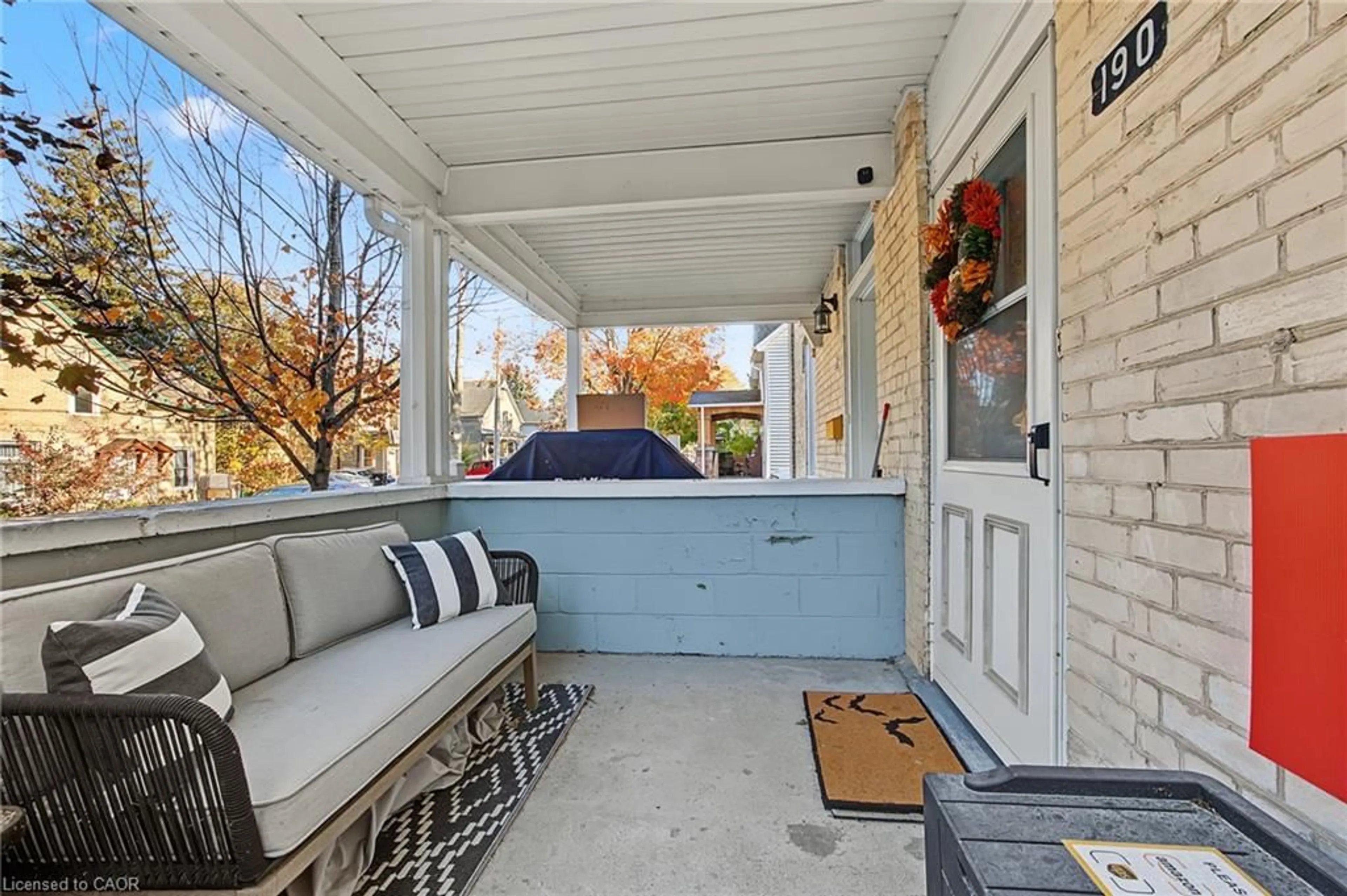 Patio, street for 190 Jacob St, New Hamburg Ontario N3A 1B8