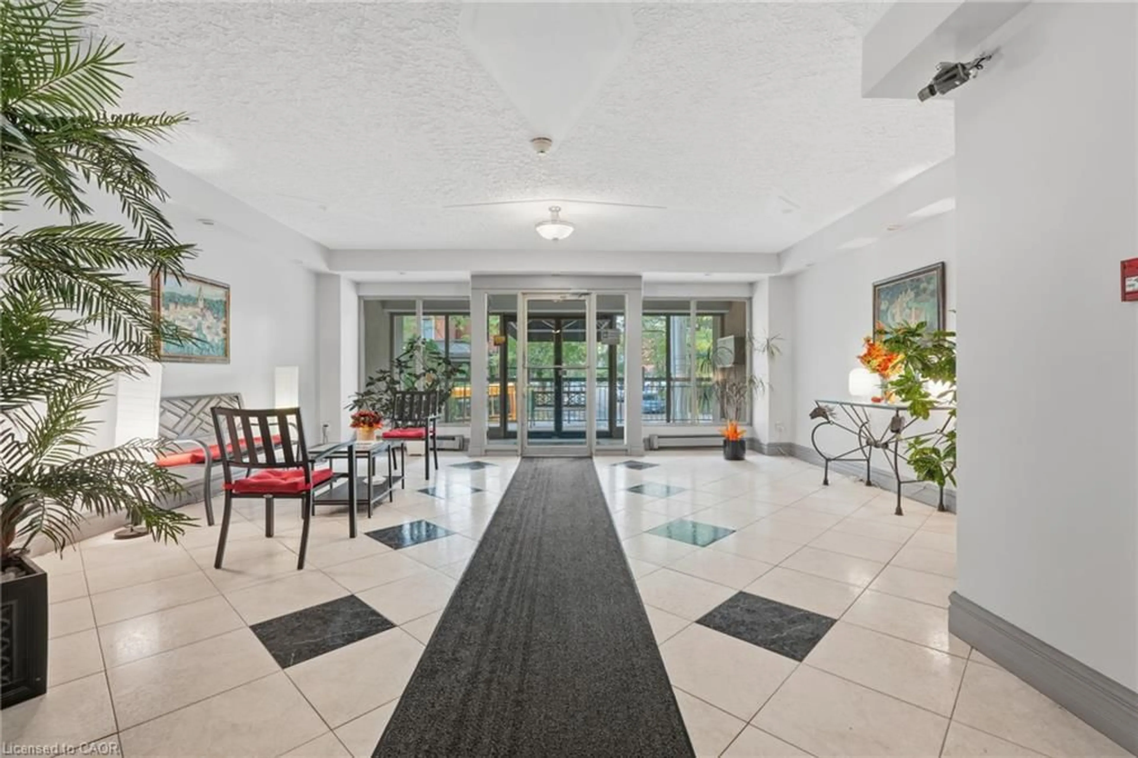 Lobby for 101 Queen St #606, Hamilton Ontario L8P 3R9