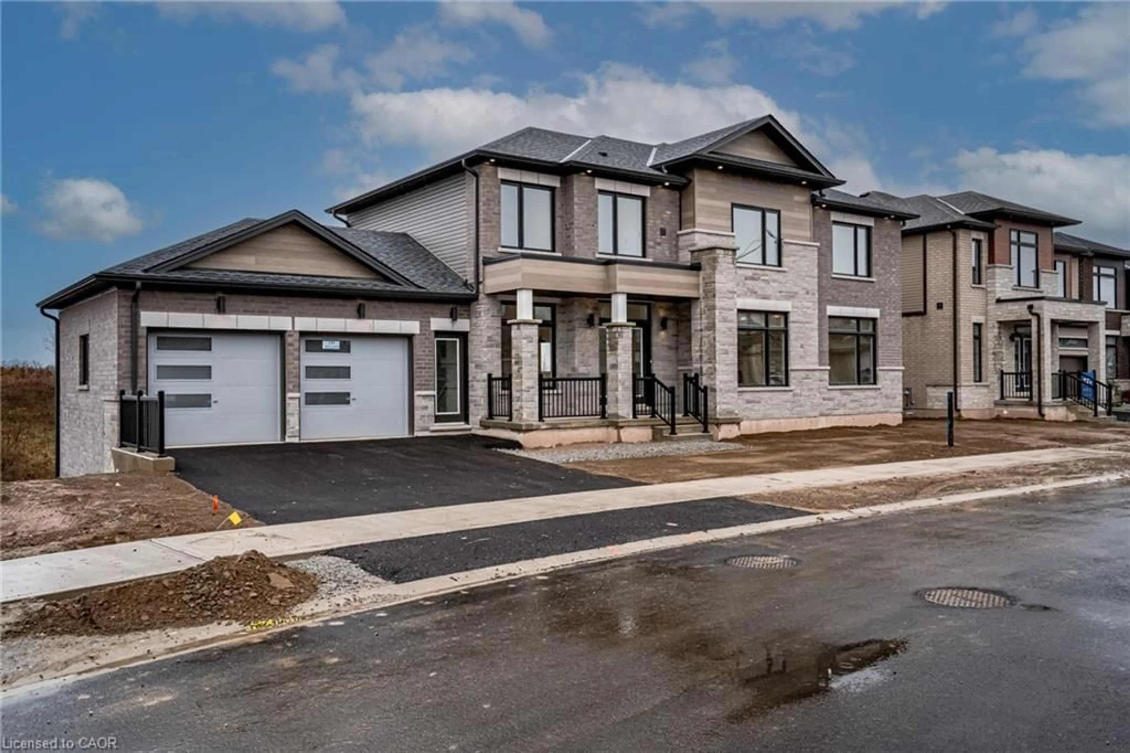 Home with brick exterior material, street for 239 Midland Pl, Welland Ontario L3B 0H4