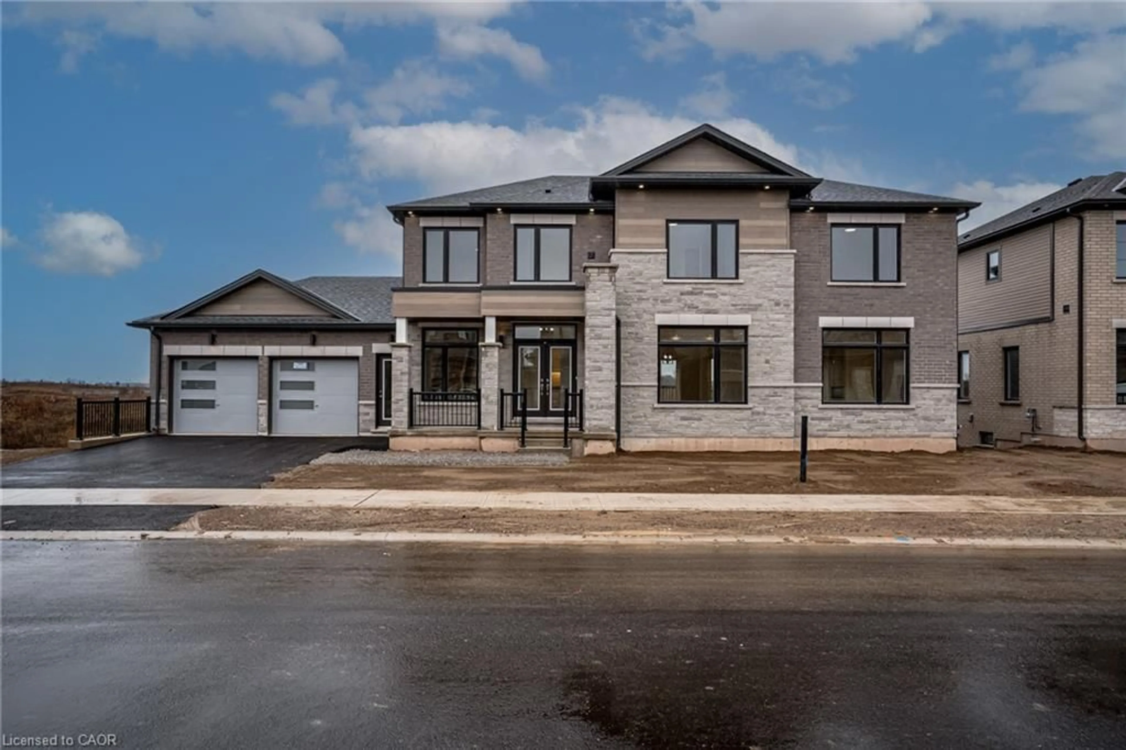 Home with brick exterior material, street for 239 Midland Pl, Welland Ontario L3B 0H4