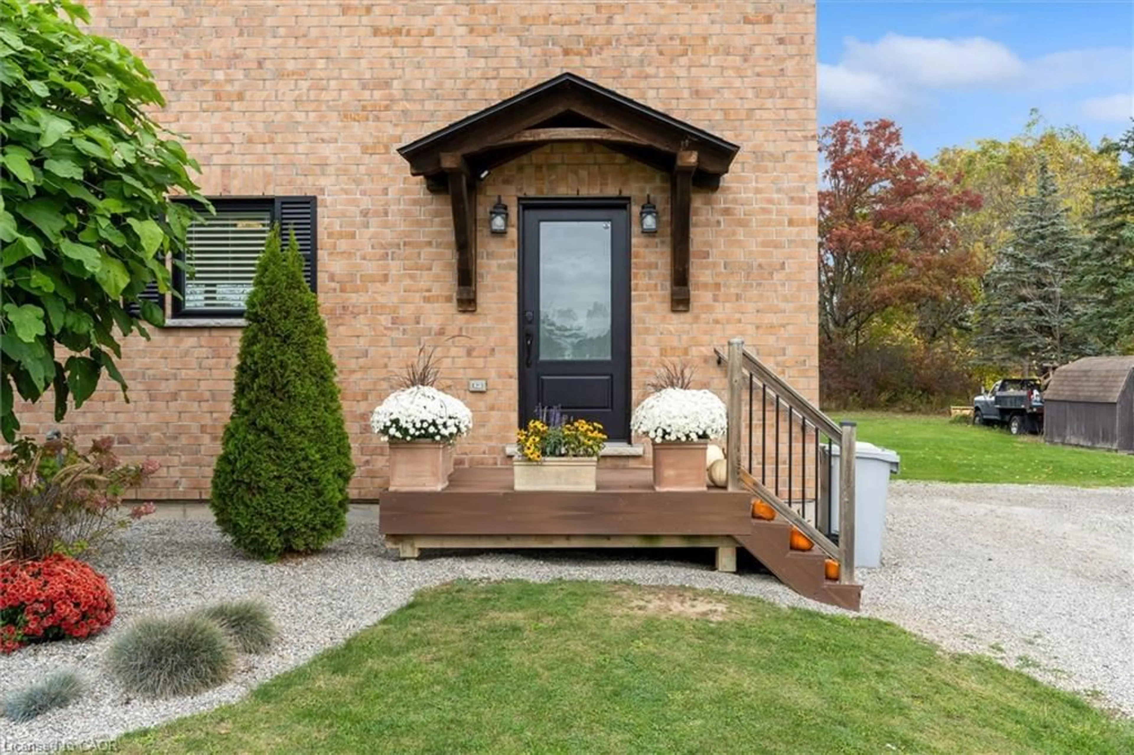 Indoor entryway for 4949 3 Hwy, Haldimand Ontario N0A 1E0