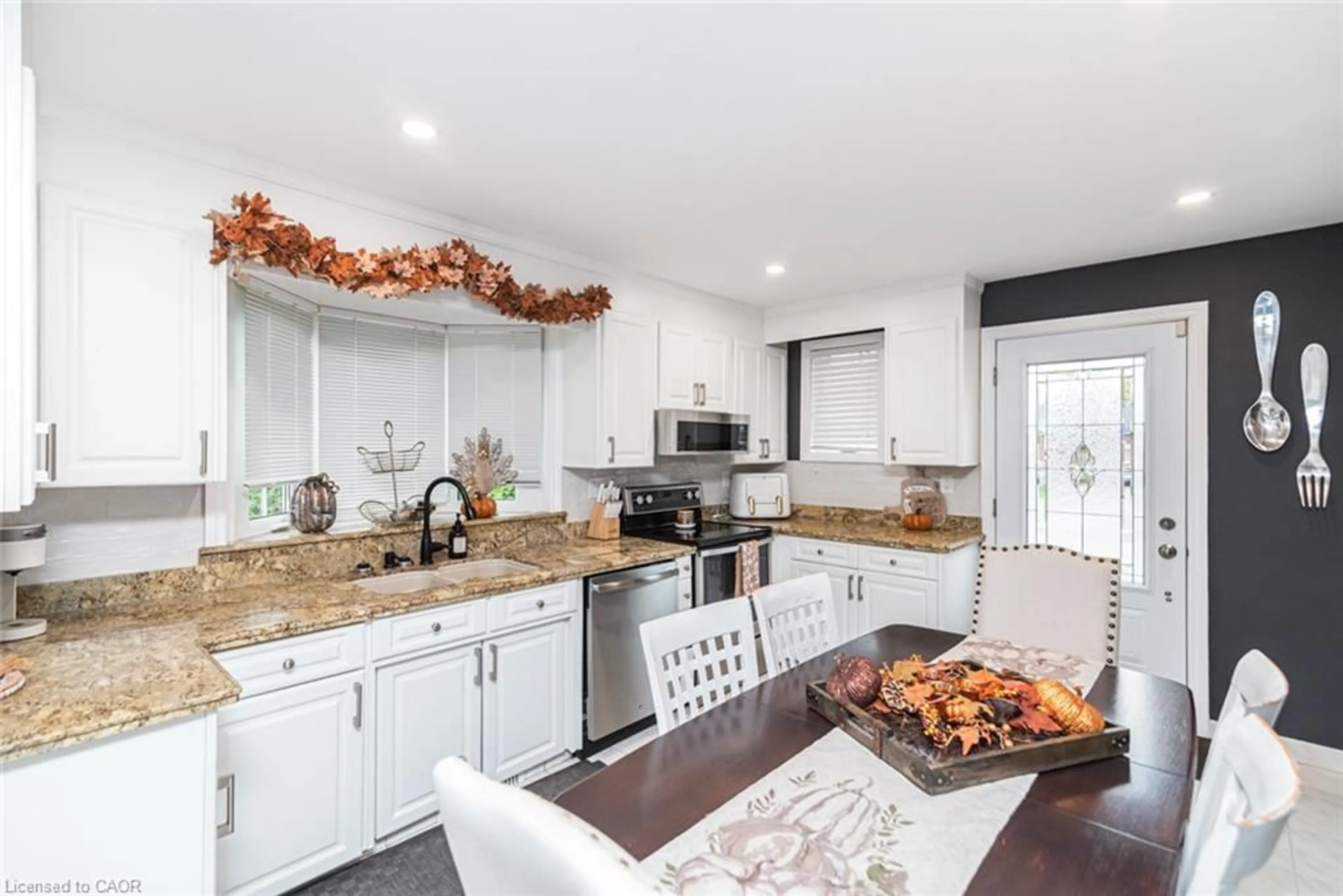 Open concept kitchen, unknown for 43 Alderney Ave, Hamilton Ontario L9A 2A6